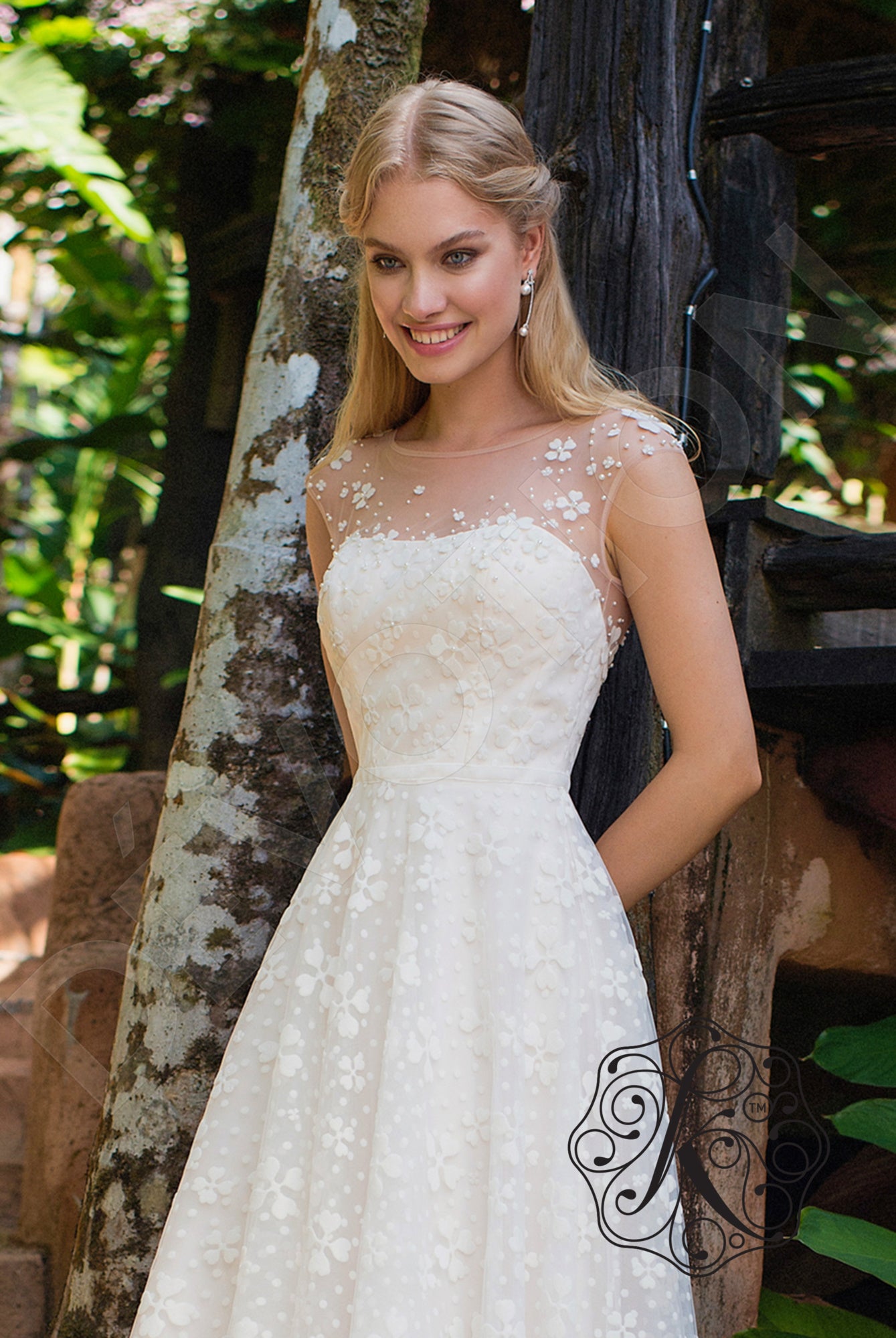 Batista Full back A-line Sleeveless Wedding Dress 2