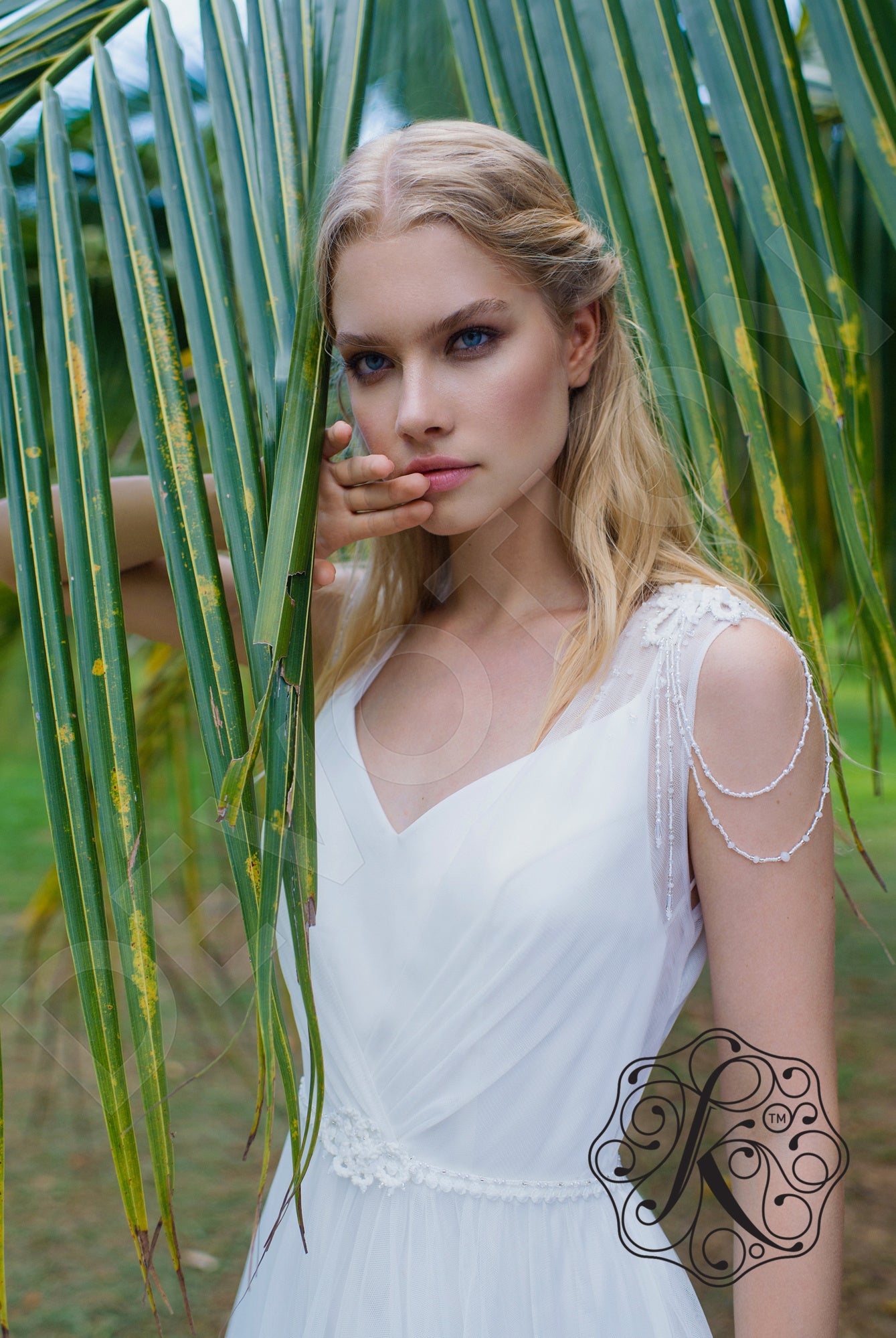 Keiman A-line V-neck Milk Wedding dress
