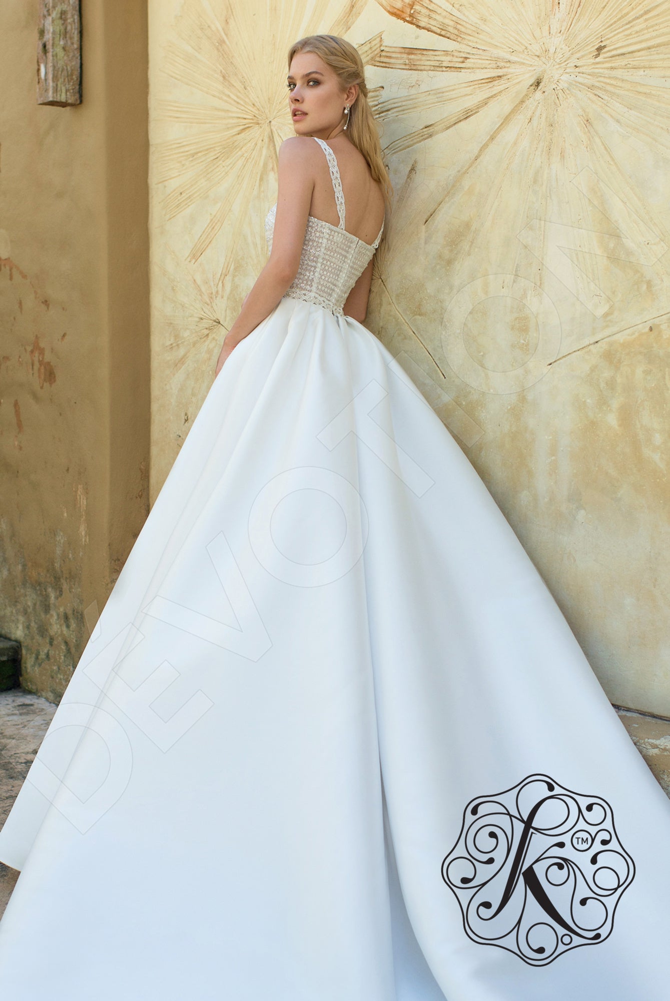 Laluna A-line Straight across Milk Wedding dress