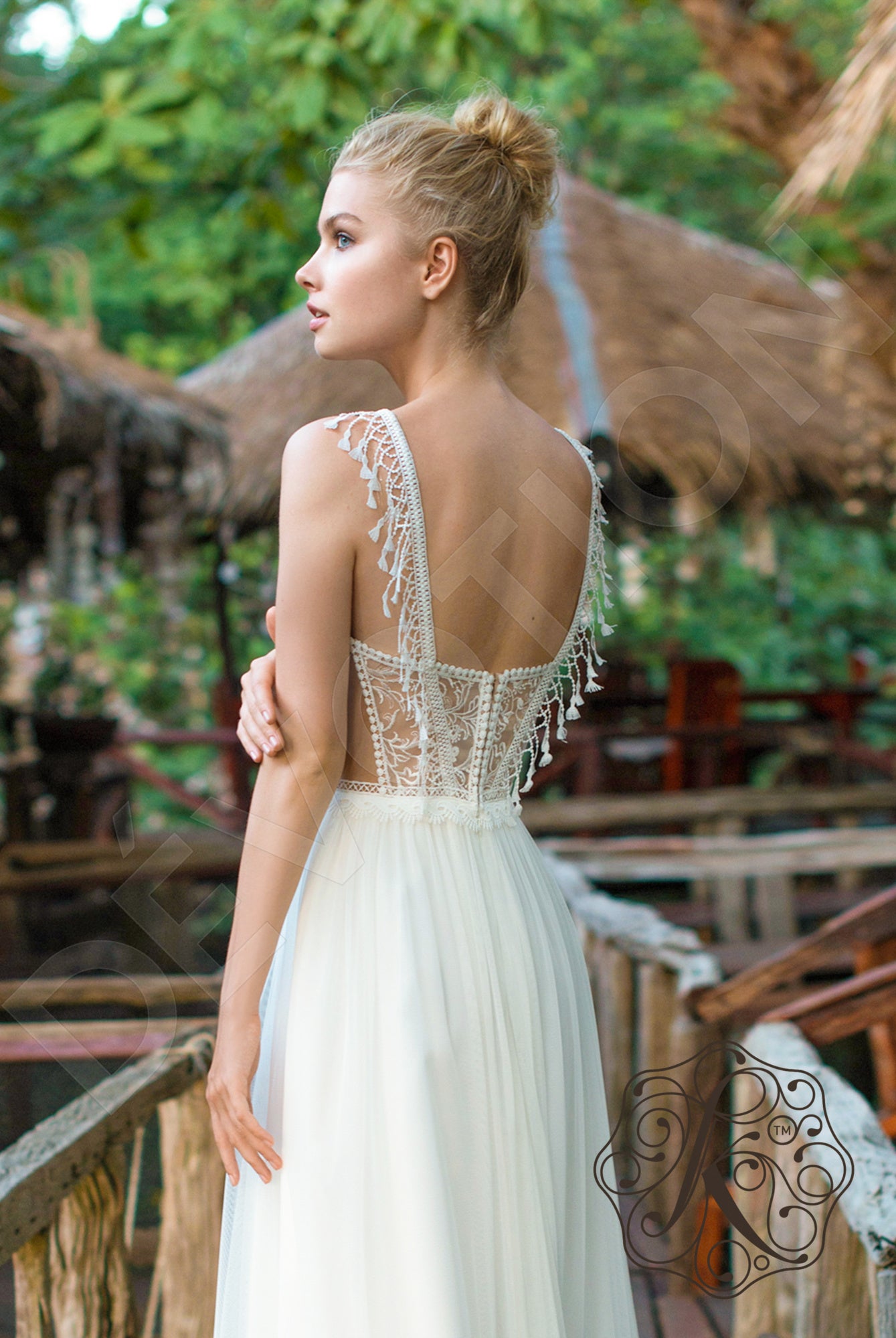 Milora A-line Deep V-neck Milk Wedding dress