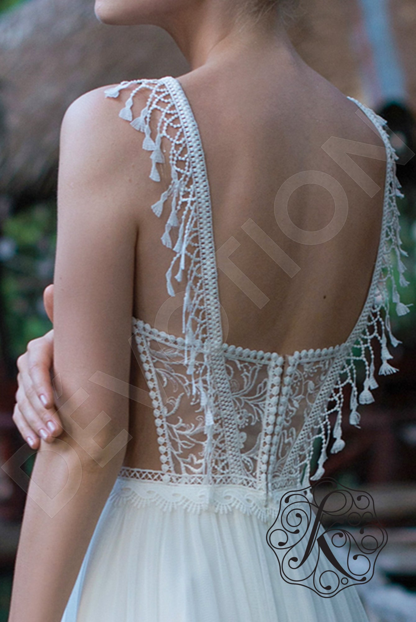 Milora A-line Deep V-neck Milk Wedding dress