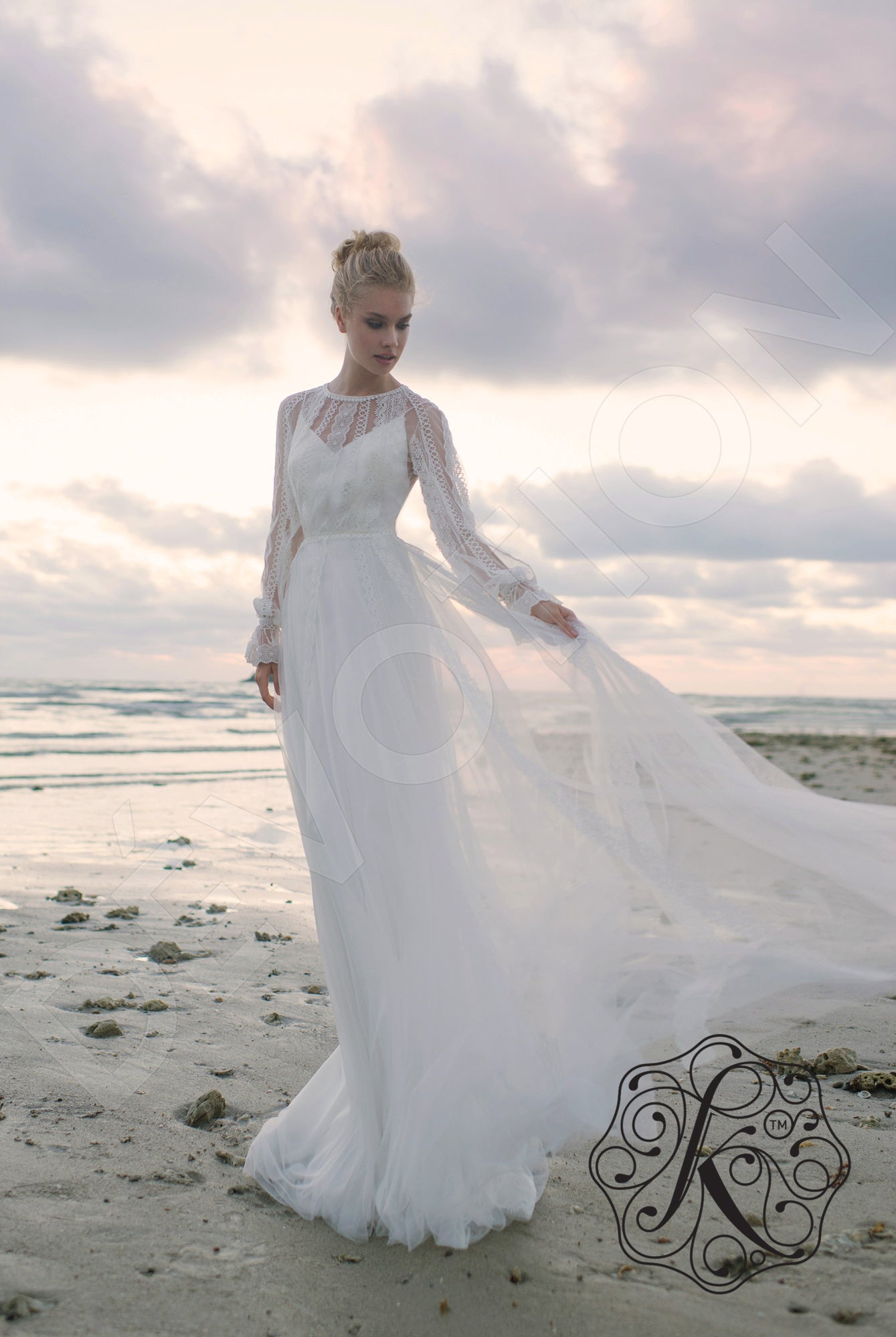 Weiss Full back A-line Long sleeve Wedding Dress 10