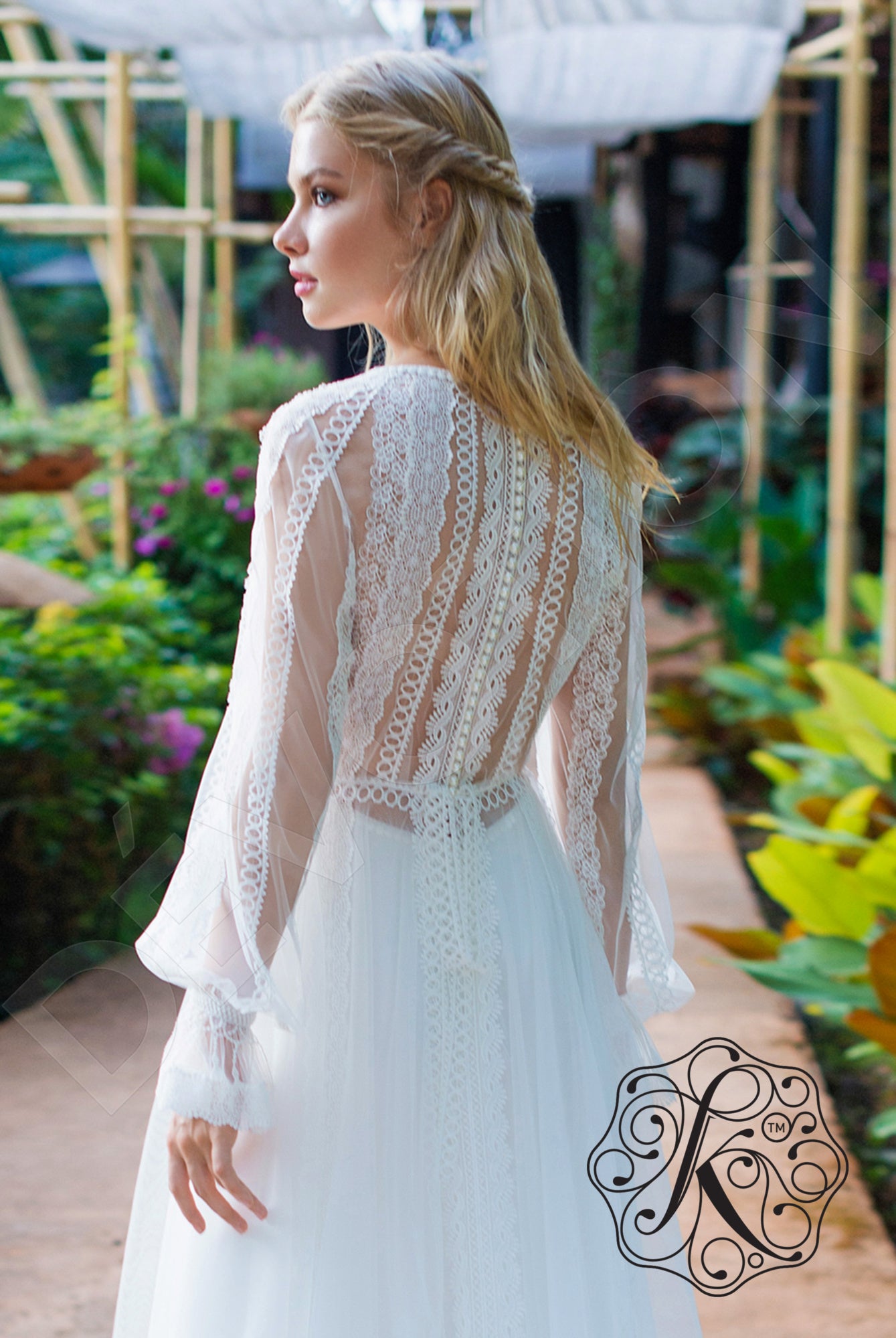 Weiss A-line Jewel Milk Wedding dress