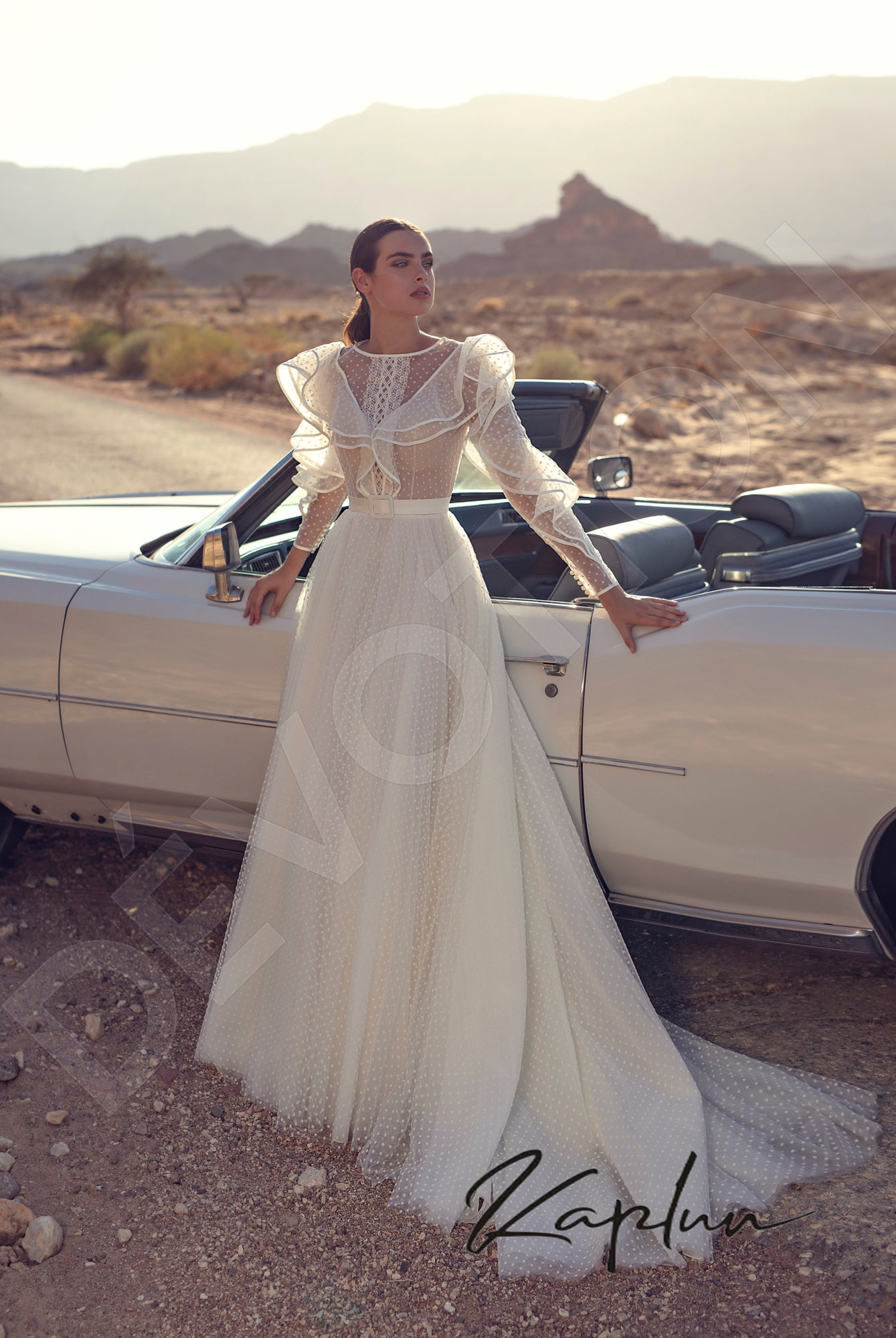 Avinar A-line Boat/Bateau Milk Wedding dress