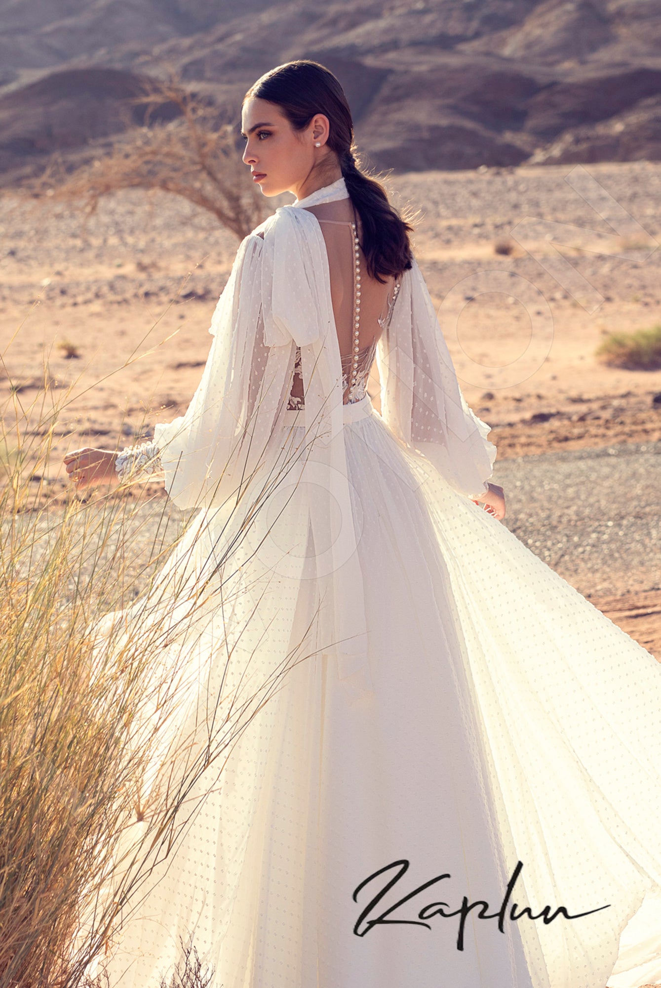 Santa-Lucia A-line Boat/Bateau Milk Wedding dress
