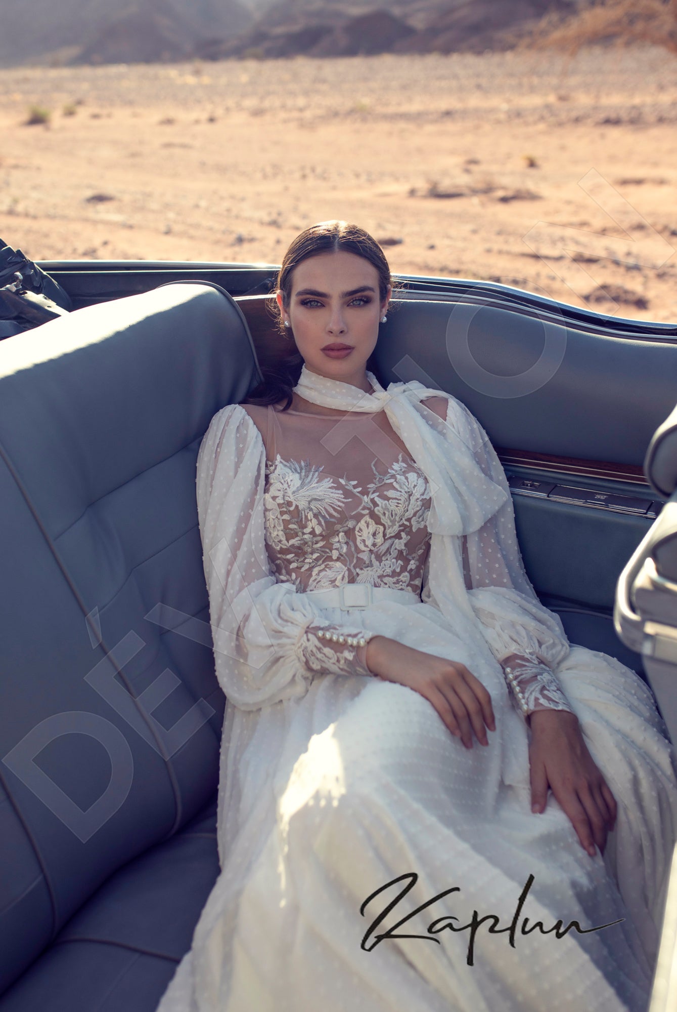 Santa-Lucia Full back A-line Long sleeve Wedding Dress 5