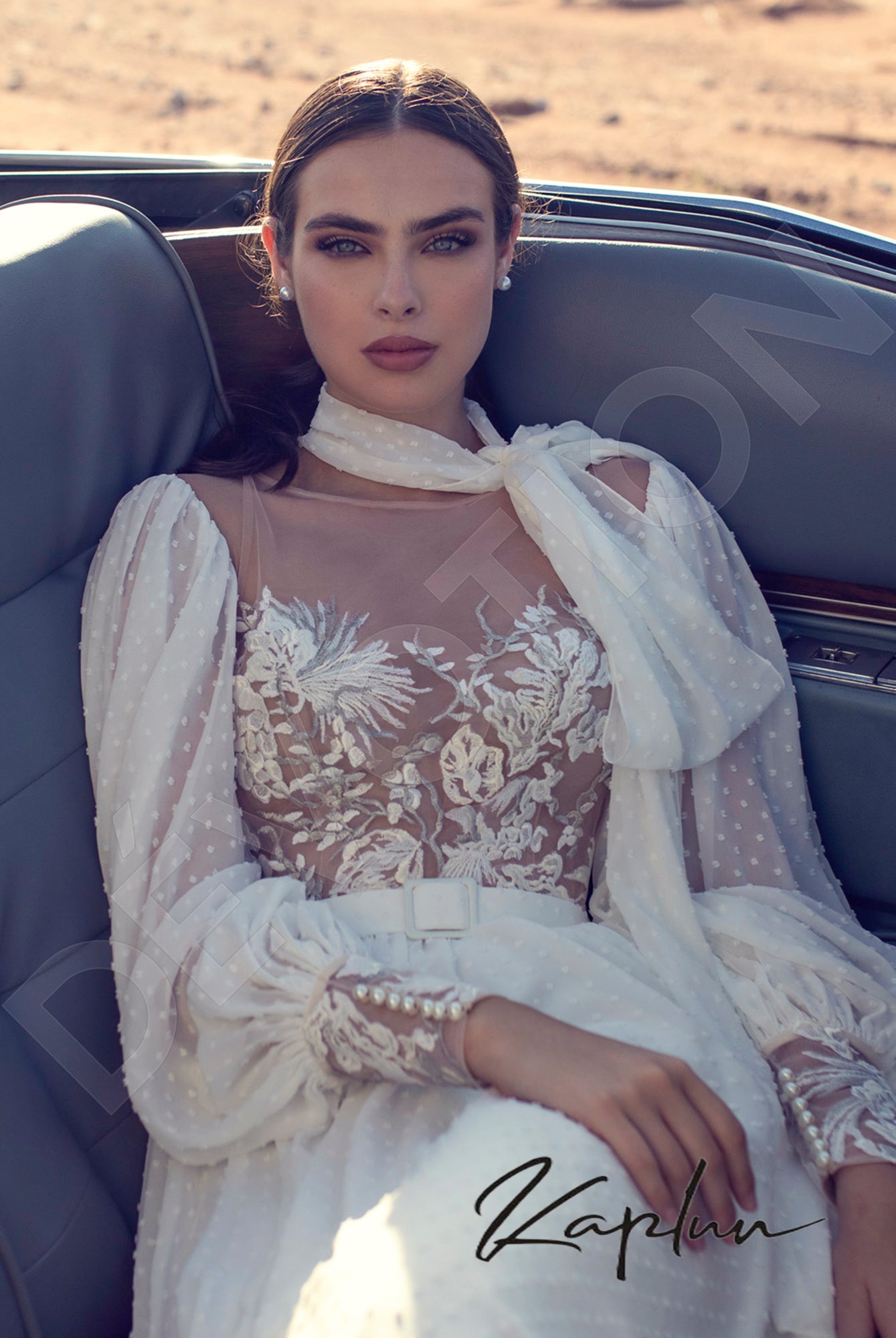 Santa-Lucia A-line Boat/Bateau Milk Wedding dress