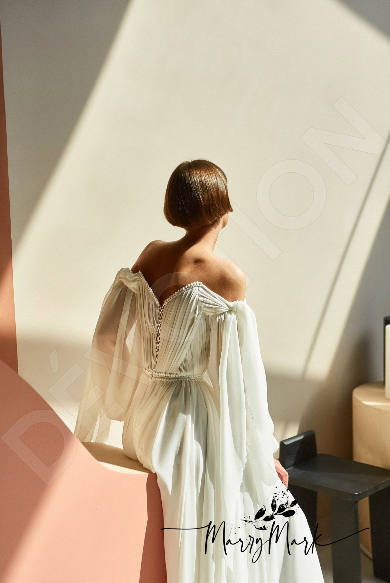 Greiya Open back A-line Detachable sleeves Wedding Dress 7