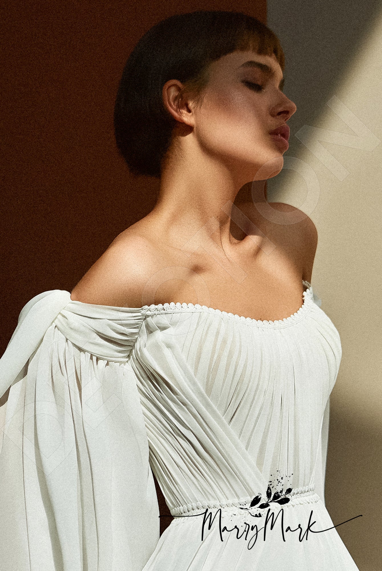 Greiya Open back A-line Detachable sleeves Wedding Dress 4