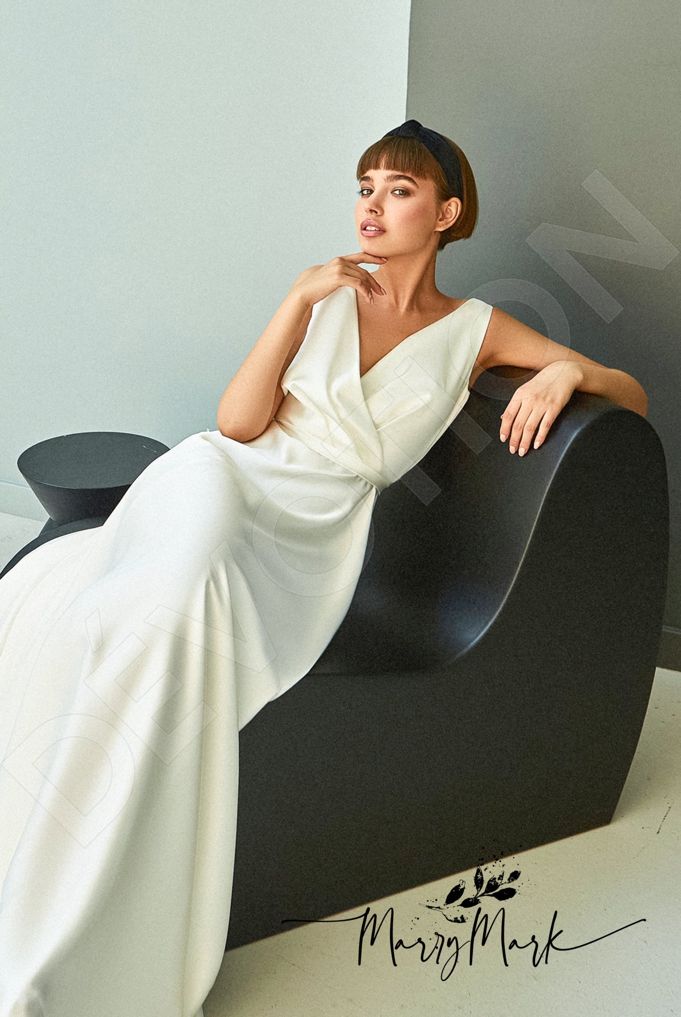 Vilda A-line V-neck Milk Wedding dress