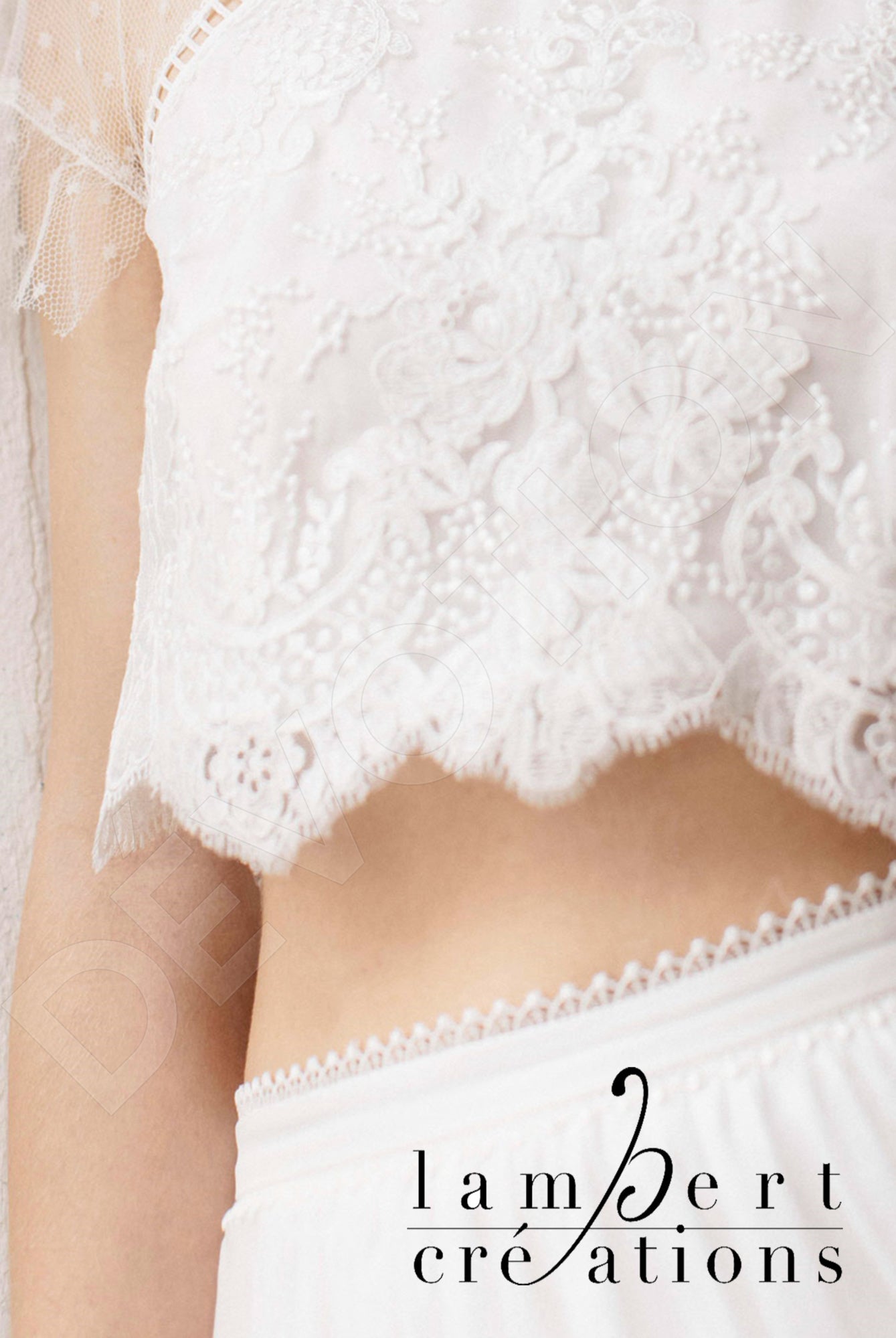Alisée Full back A-line Short/ Cap sleeve Wedding Dress 8
