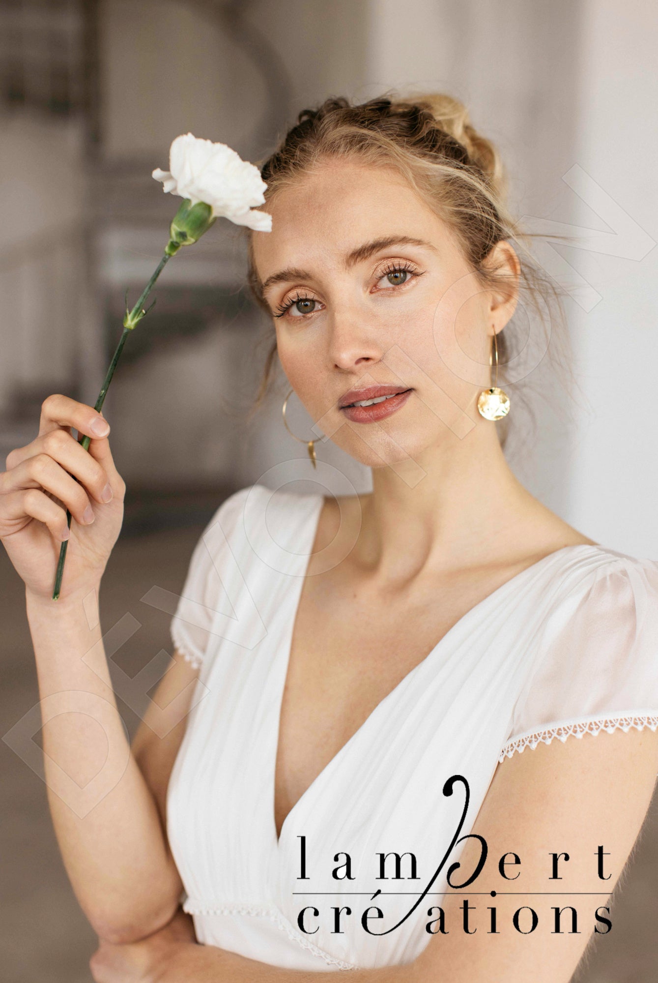 Envol Open back A-line Short/ Cap sleeve Wedding Dress 2