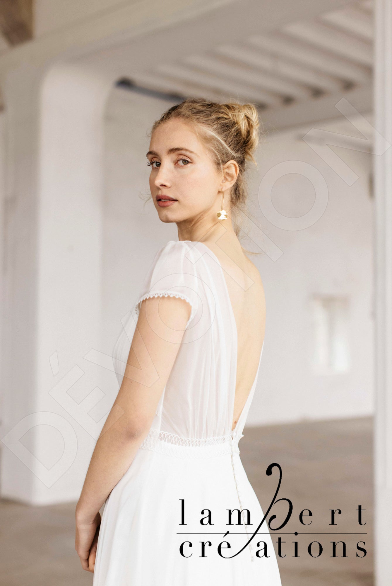 Envol A-line V-neck Ivory Wedding dress