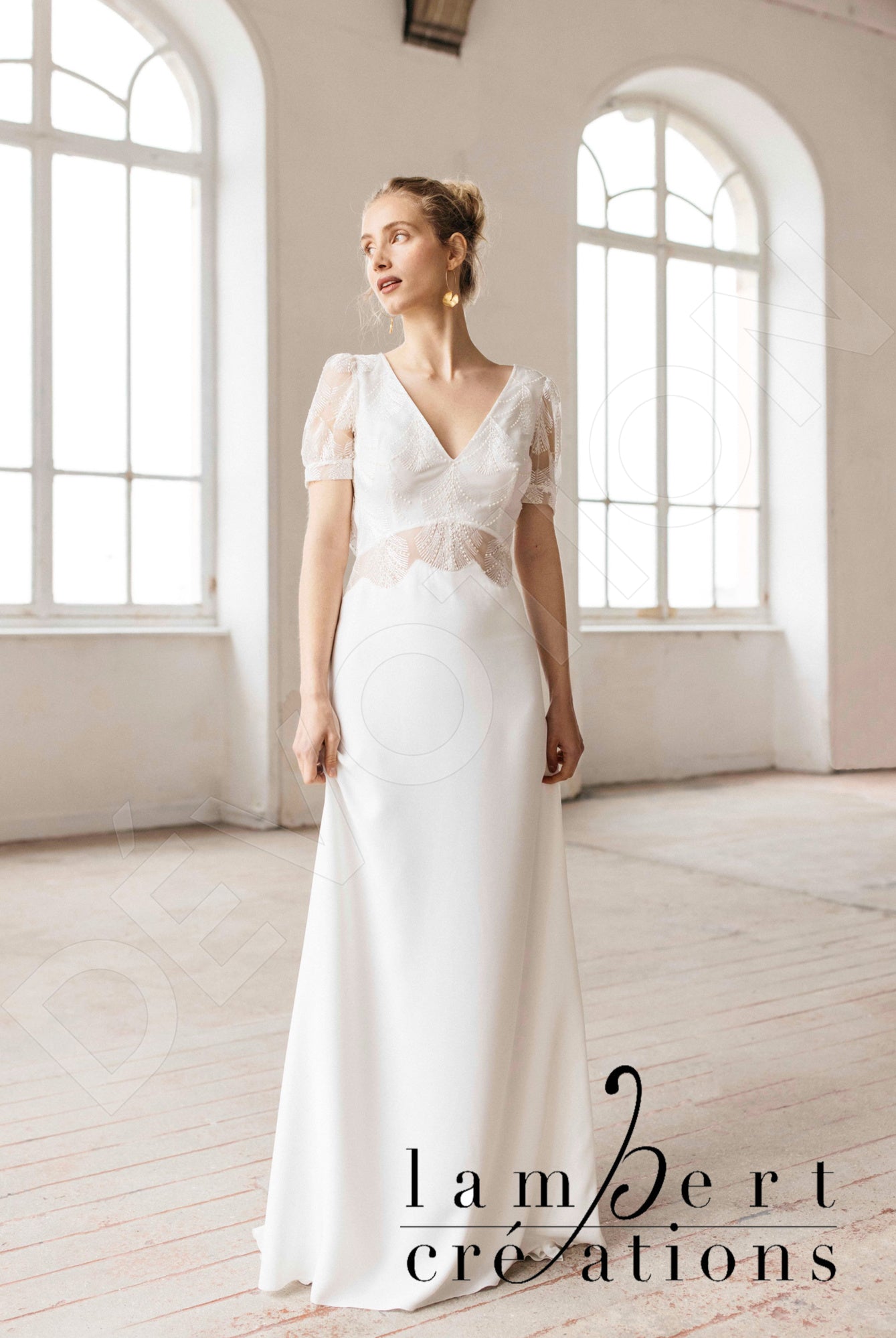 Eole A-line V-neck Ivory Wedding dress