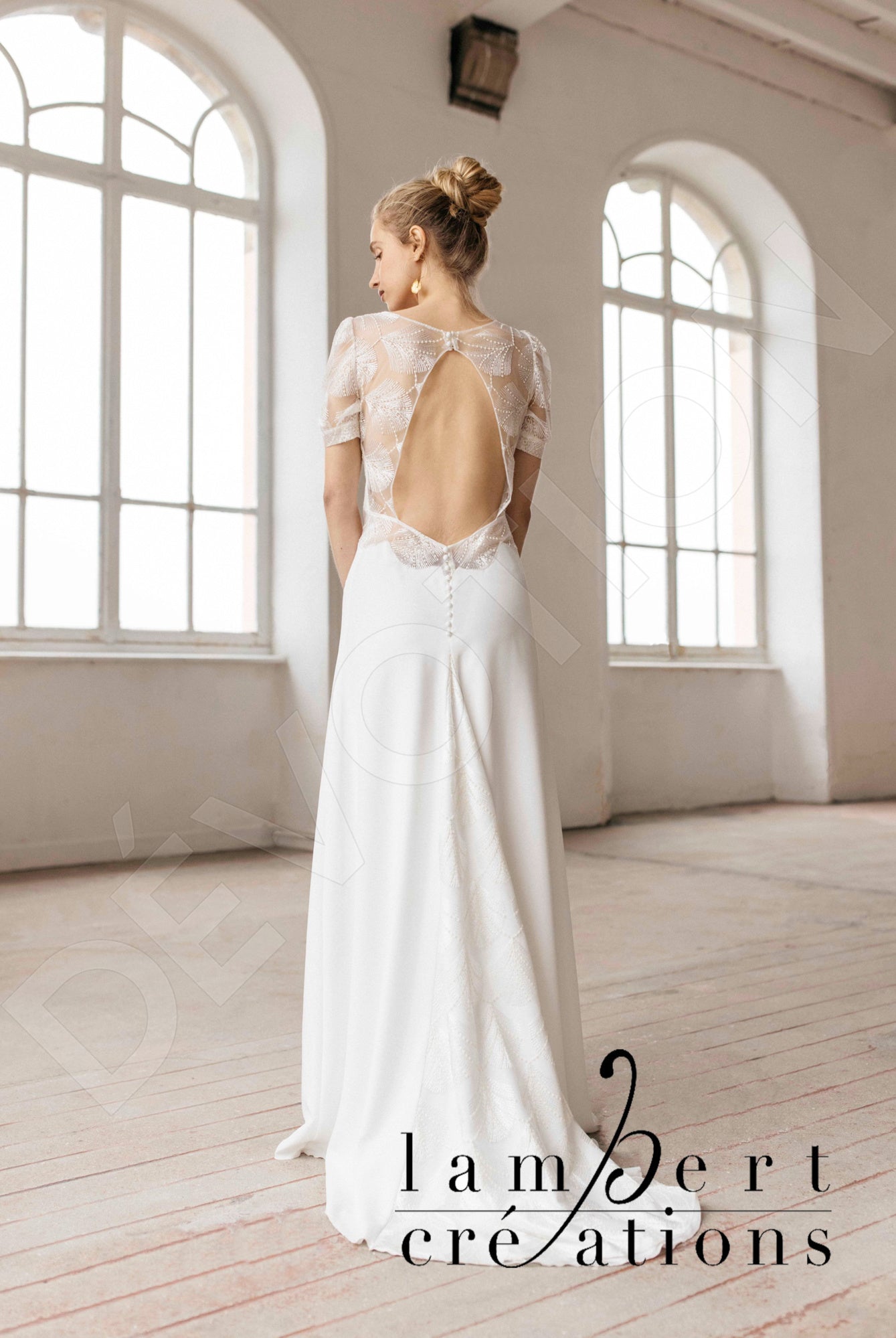 Eole A-line V-neck Ivory Wedding dress