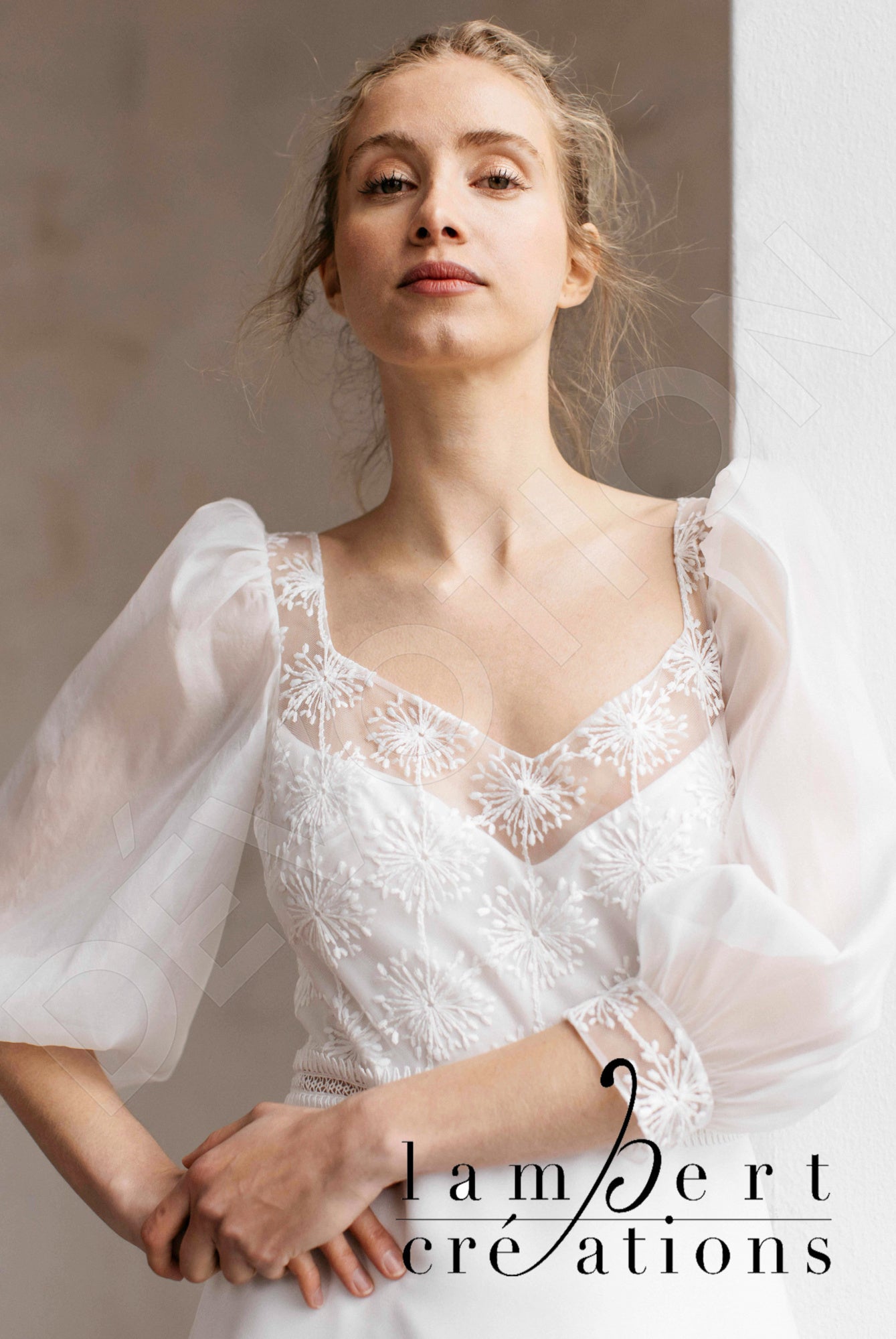 Etoile A-line Queen Anne Ivory Wedding dress