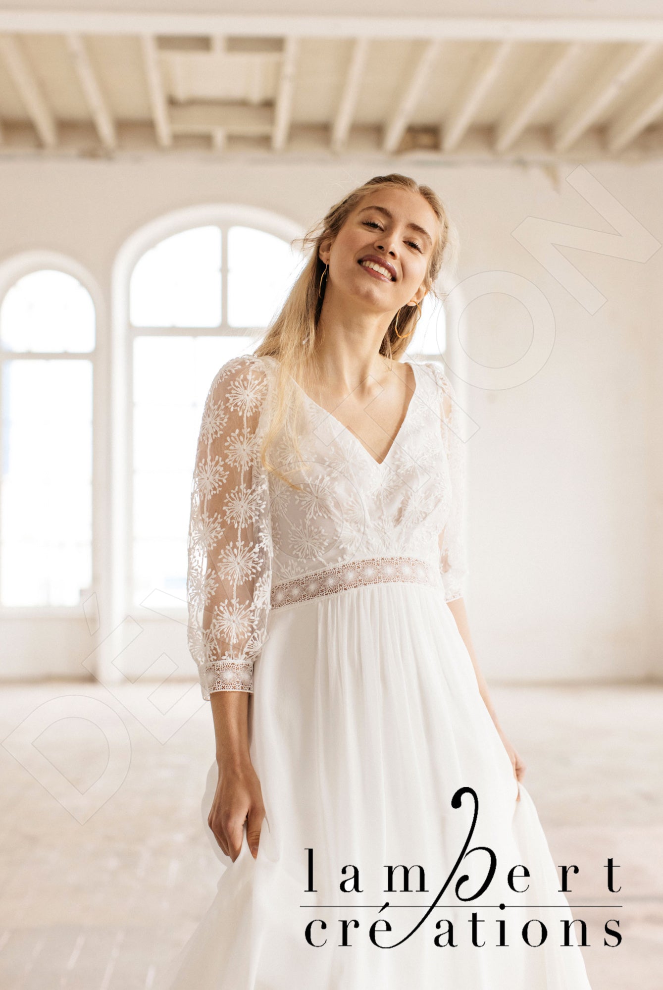 Flocon A-line V-neck Ivory Wedding dress
