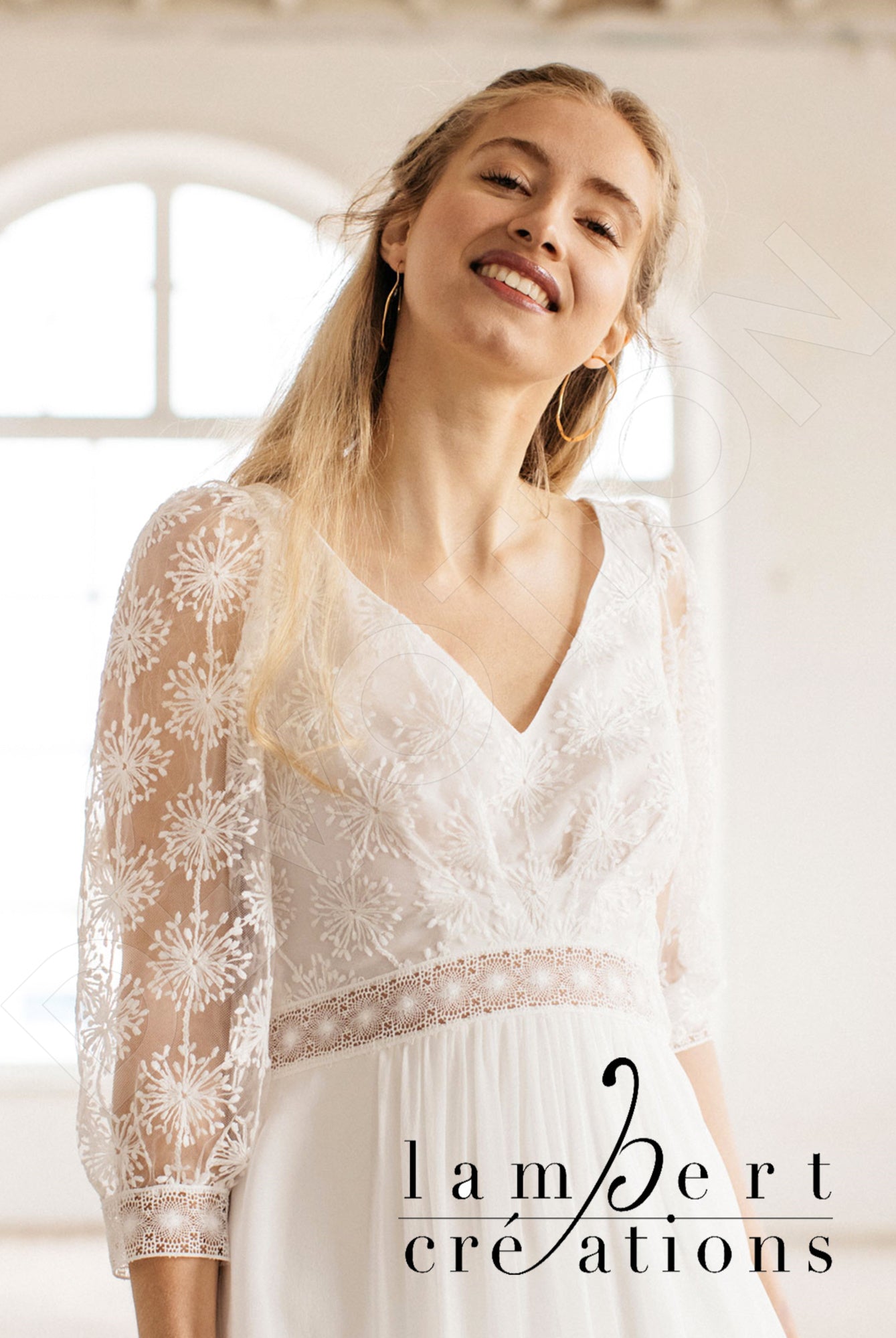 Flocon A-line V-neck Ivory Wedding dress