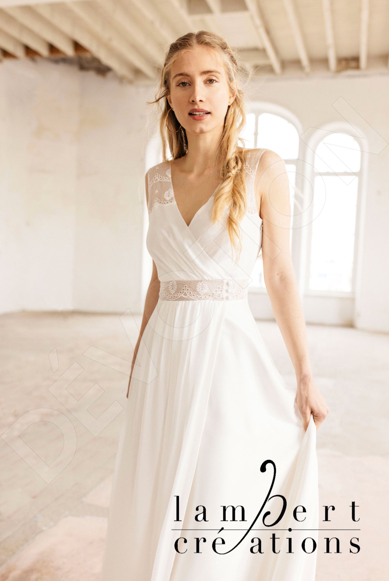 Oural A-line V-neck Ivory Wedding dress