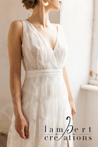 Plume Open back A-line Sleeveless Wedding Dress 4