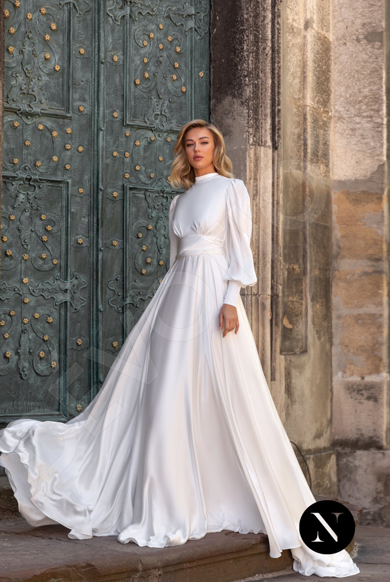 Anais A-line High neck Milk Wedding dress