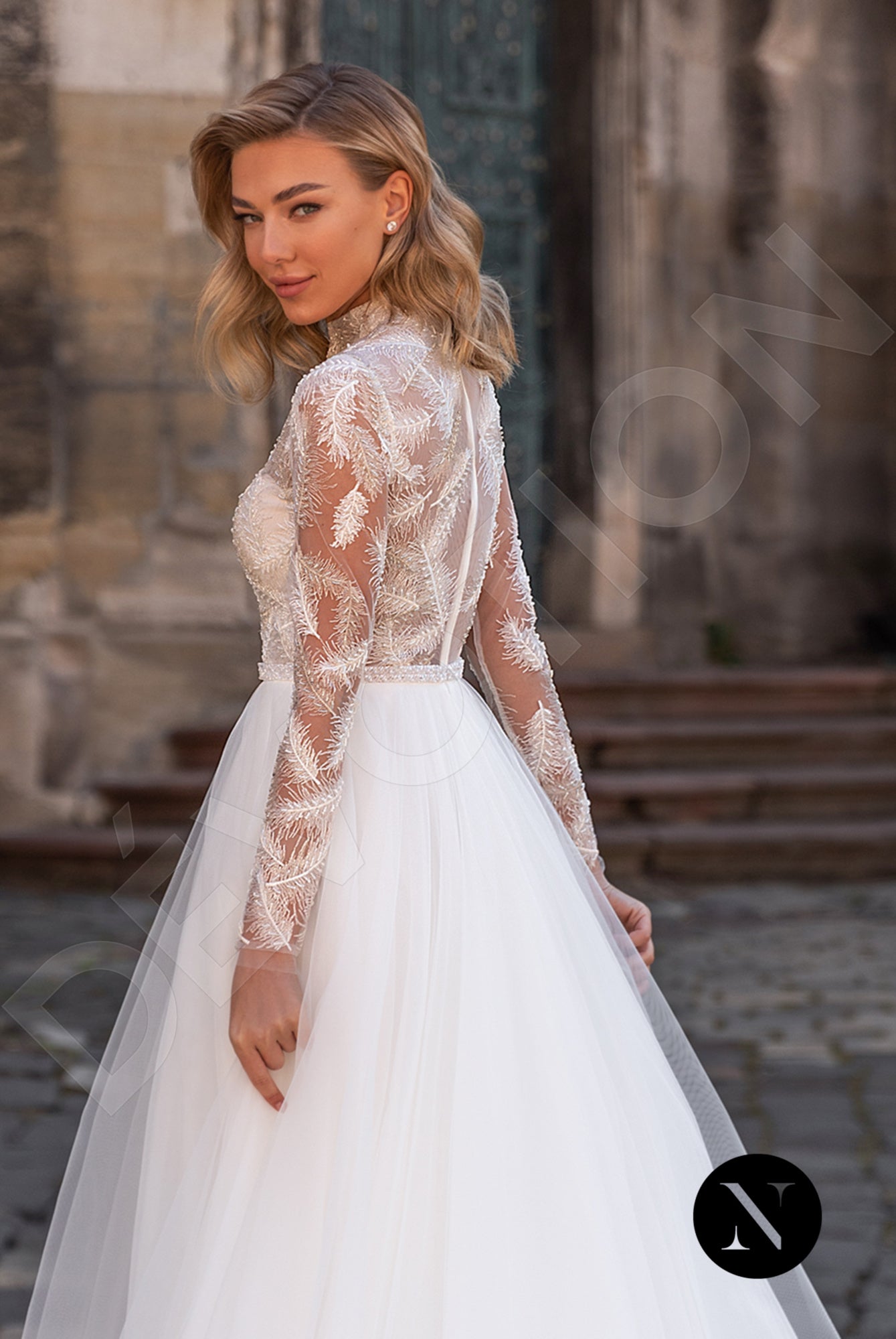Lilou A-line High neck Milk Wedding dress