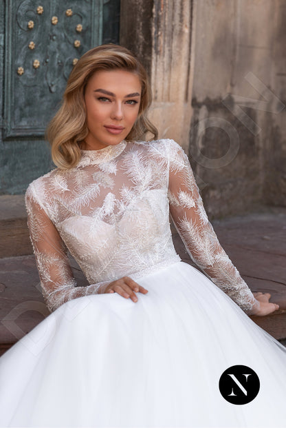 Lilou Full back A-line Long sleeve Wedding Dress 10