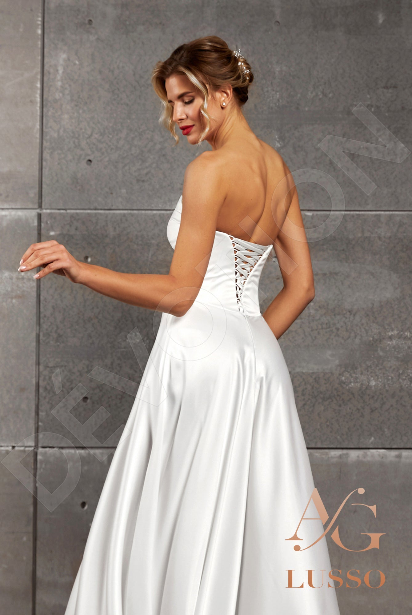 Laurence A-line Straight across Milk Wedding dress