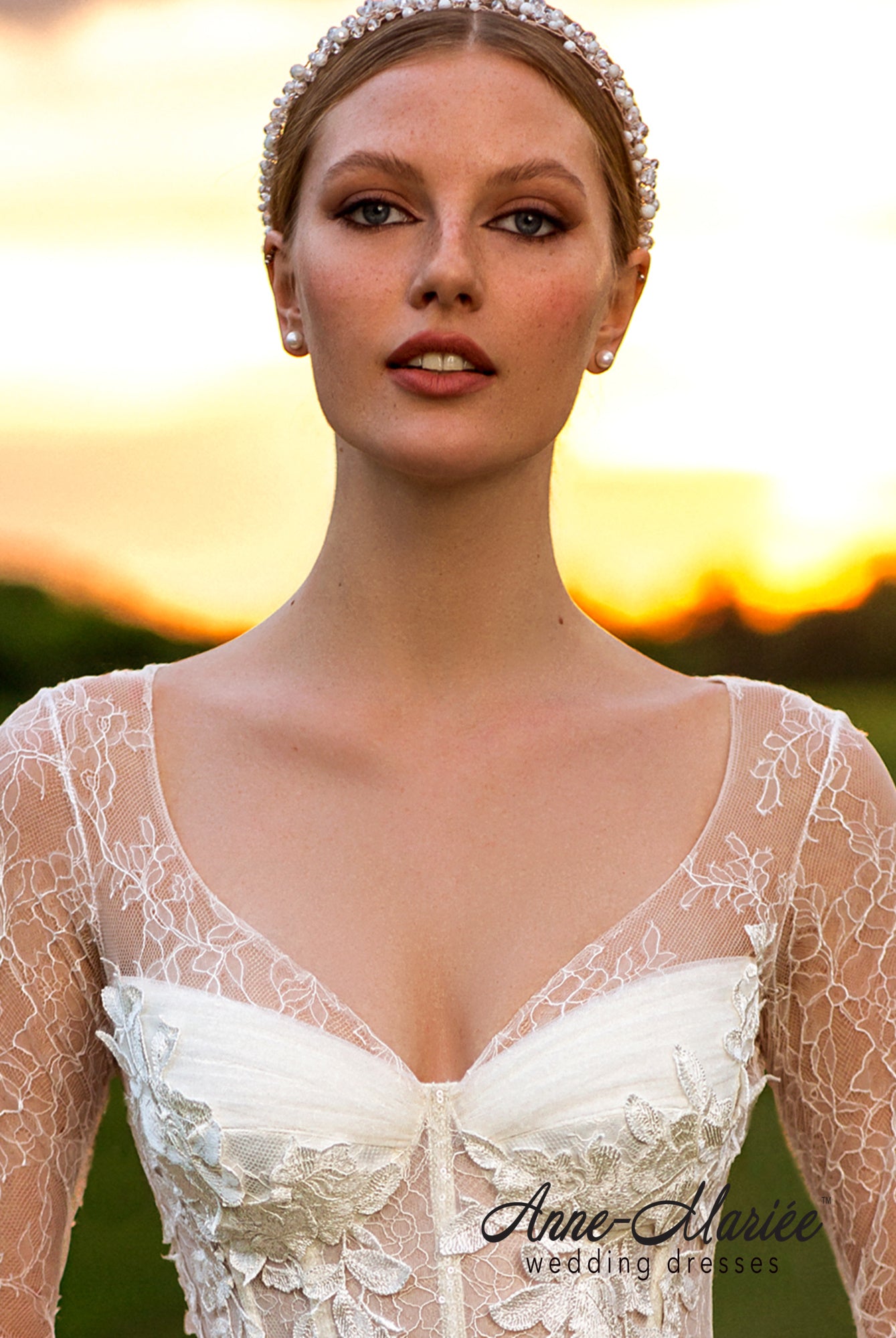 Odail A-line V-neck Ivory Wedding dress