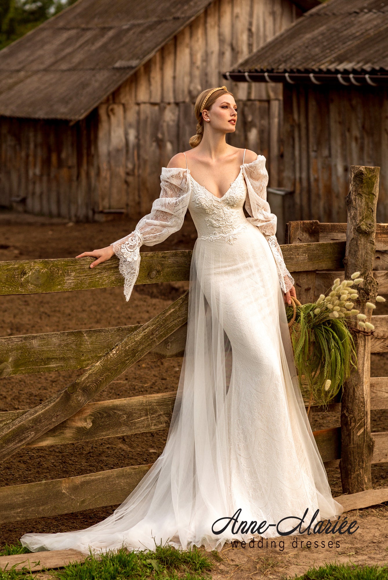 Tudal Trumpet/Mermaid V-neck Ivory Wedding dress