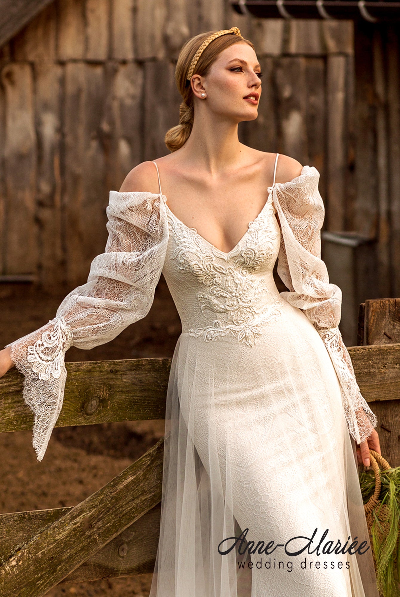 Tudal Trumpet/Mermaid V-neck Ivory Wedding dress