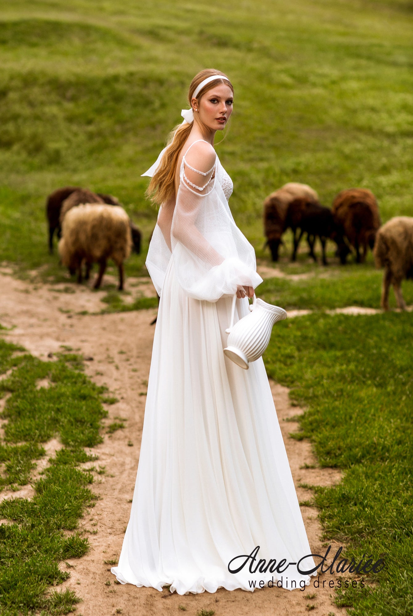 Yella A-line Deep V-neck Ivory Wedding dress