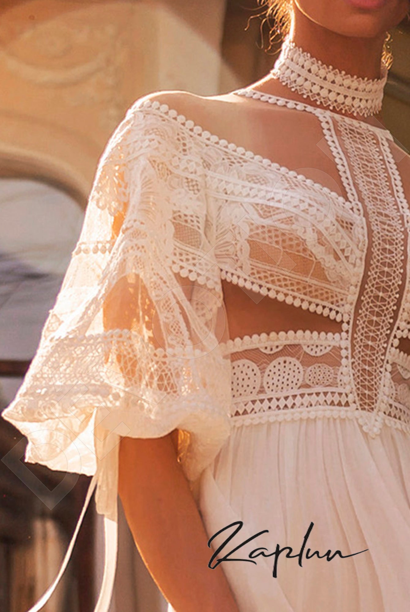 Kvida A-line High neck OffWhite Wedding dress