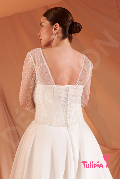 Jolanda Open back A-line Long sleeve Wedding Dress 3
