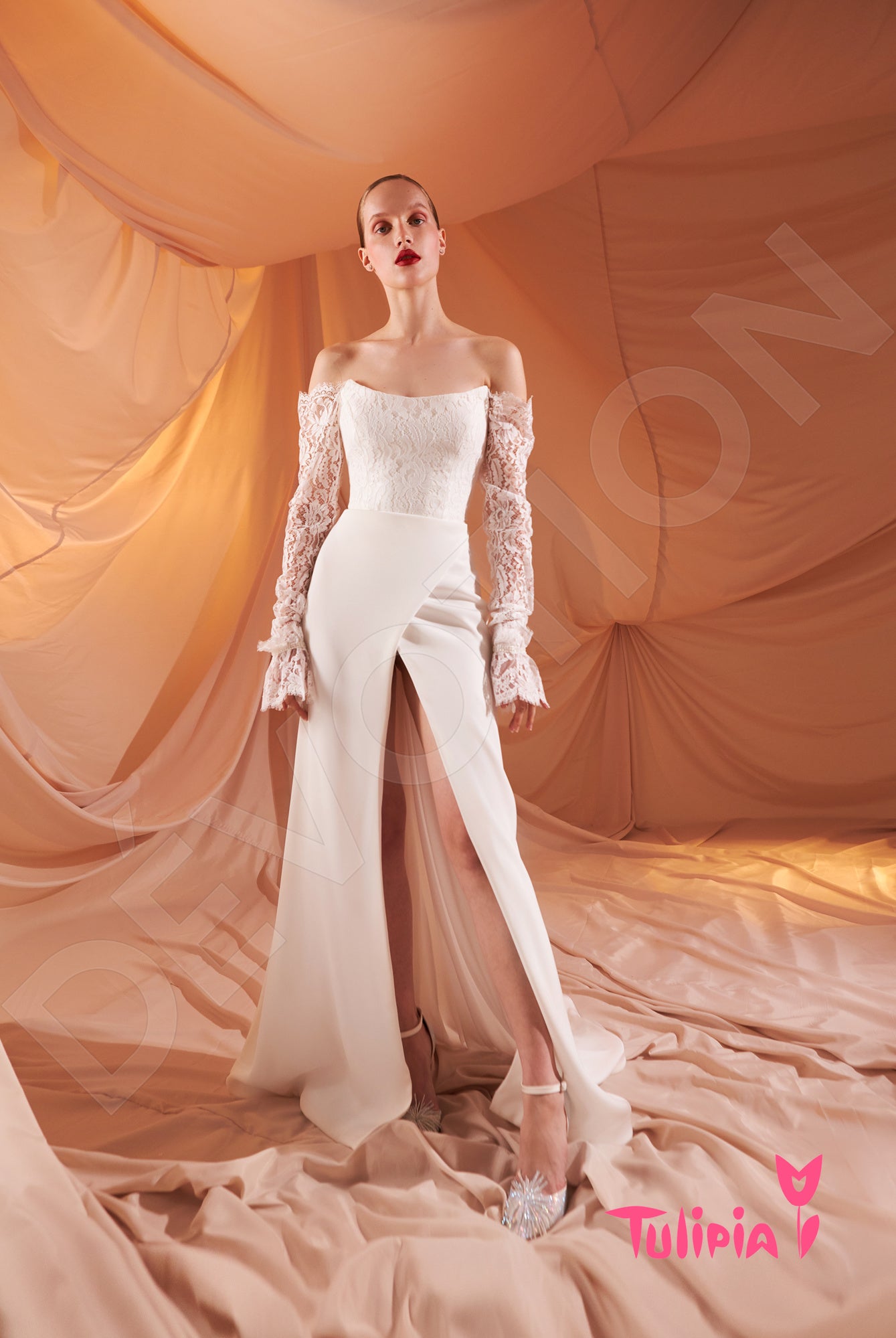 Gioconda Trumpet/Mermaid Straight across Milk Wedding dress