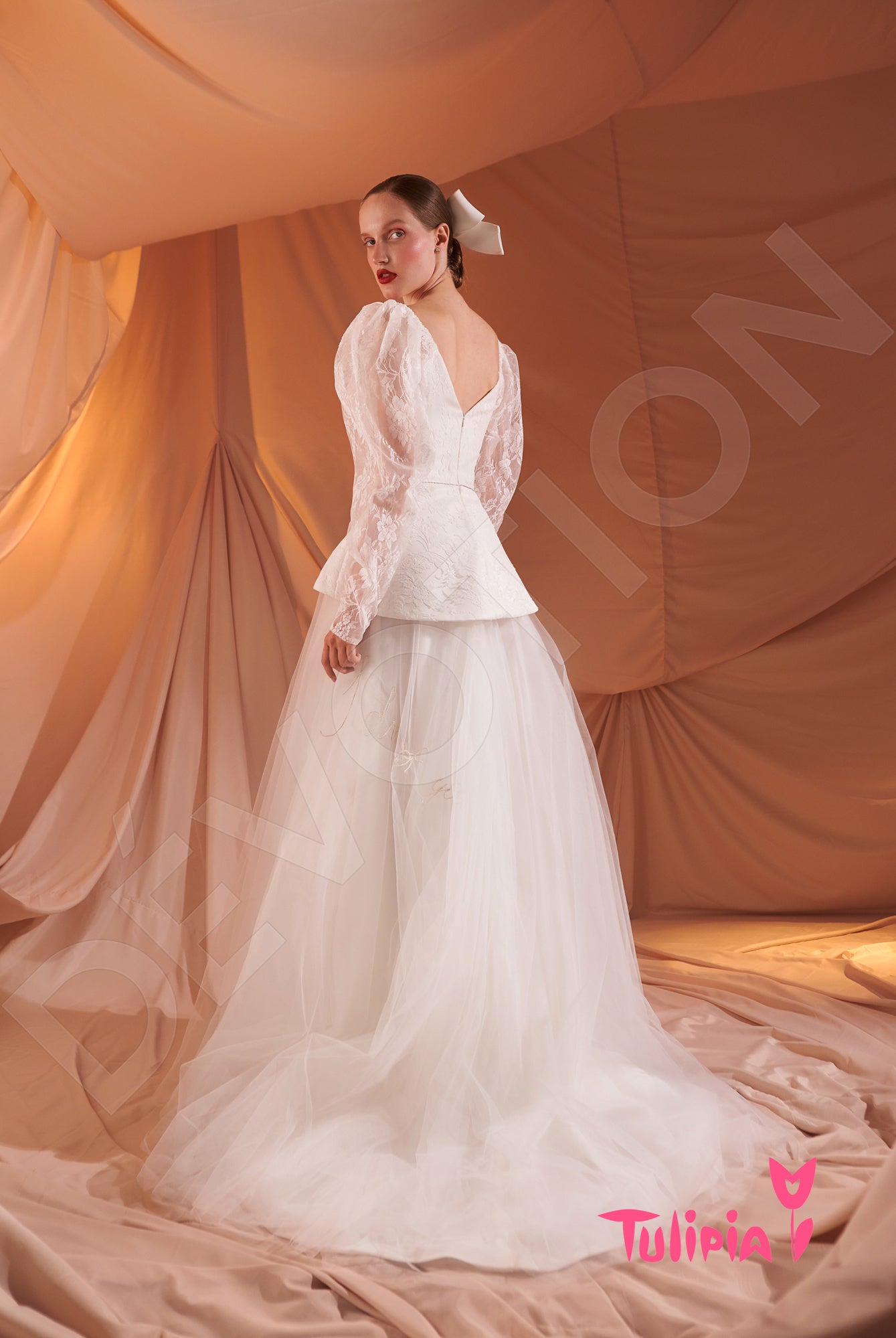 Lorenza A-line Square Milk Wedding dress