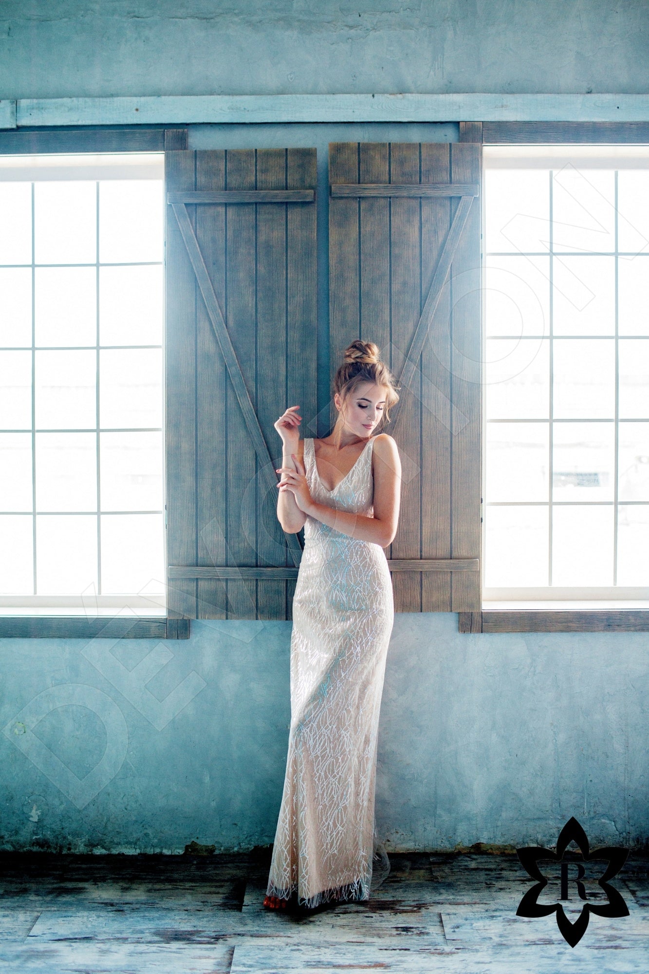 Ramiela Open back Sheath/Column Sleeveless Wedding Dress 5