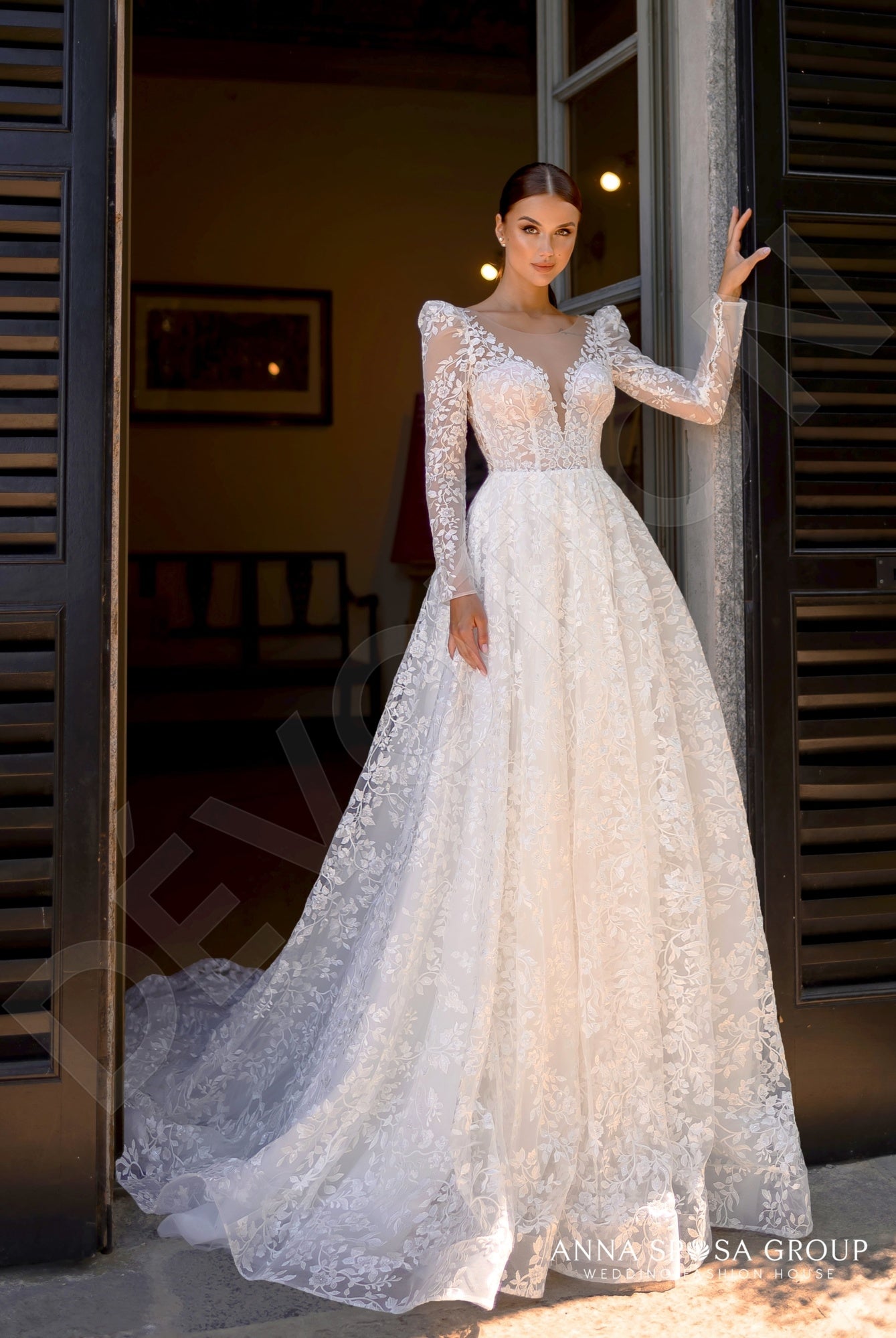 Mayn Open back A-line Long sleeve Wedding Dress 6