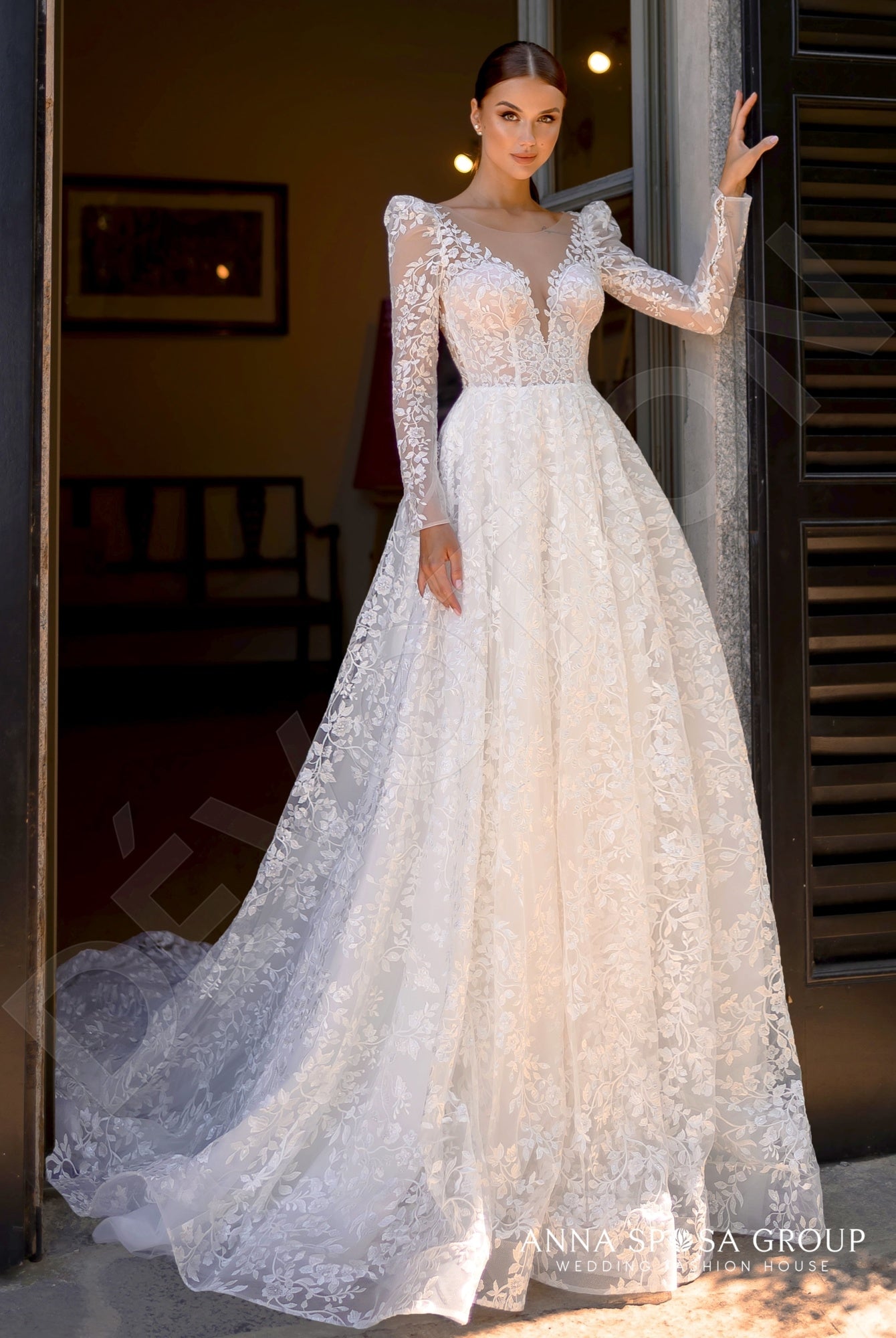 Mayn Open back A-line Long sleeve Wedding Dress Front