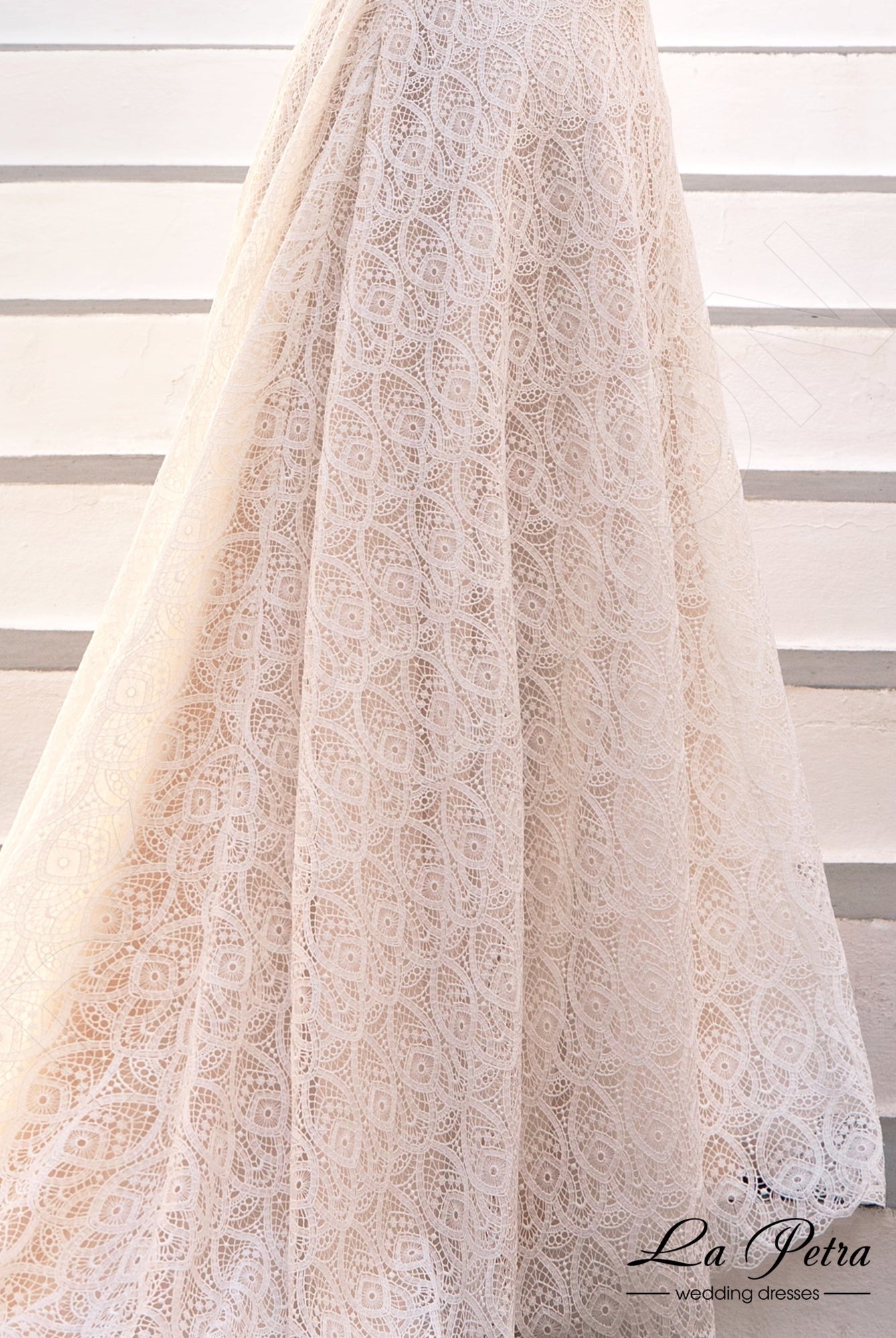 Agneze A-line V-neck Milk Wedding dress