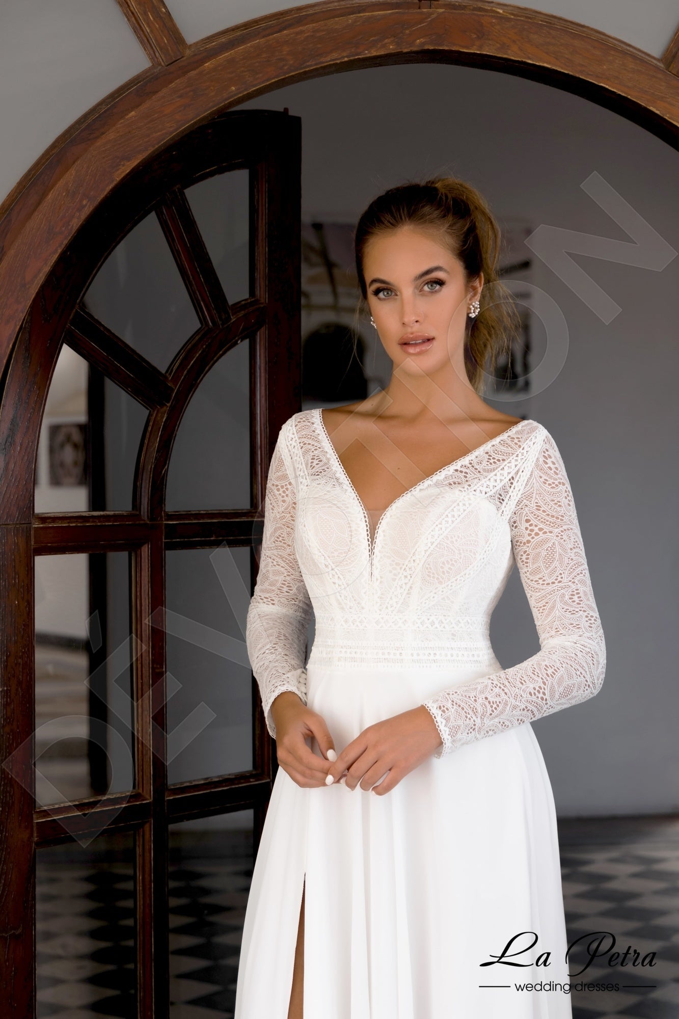 Anelma A-line V-neck Milk Wedding dress