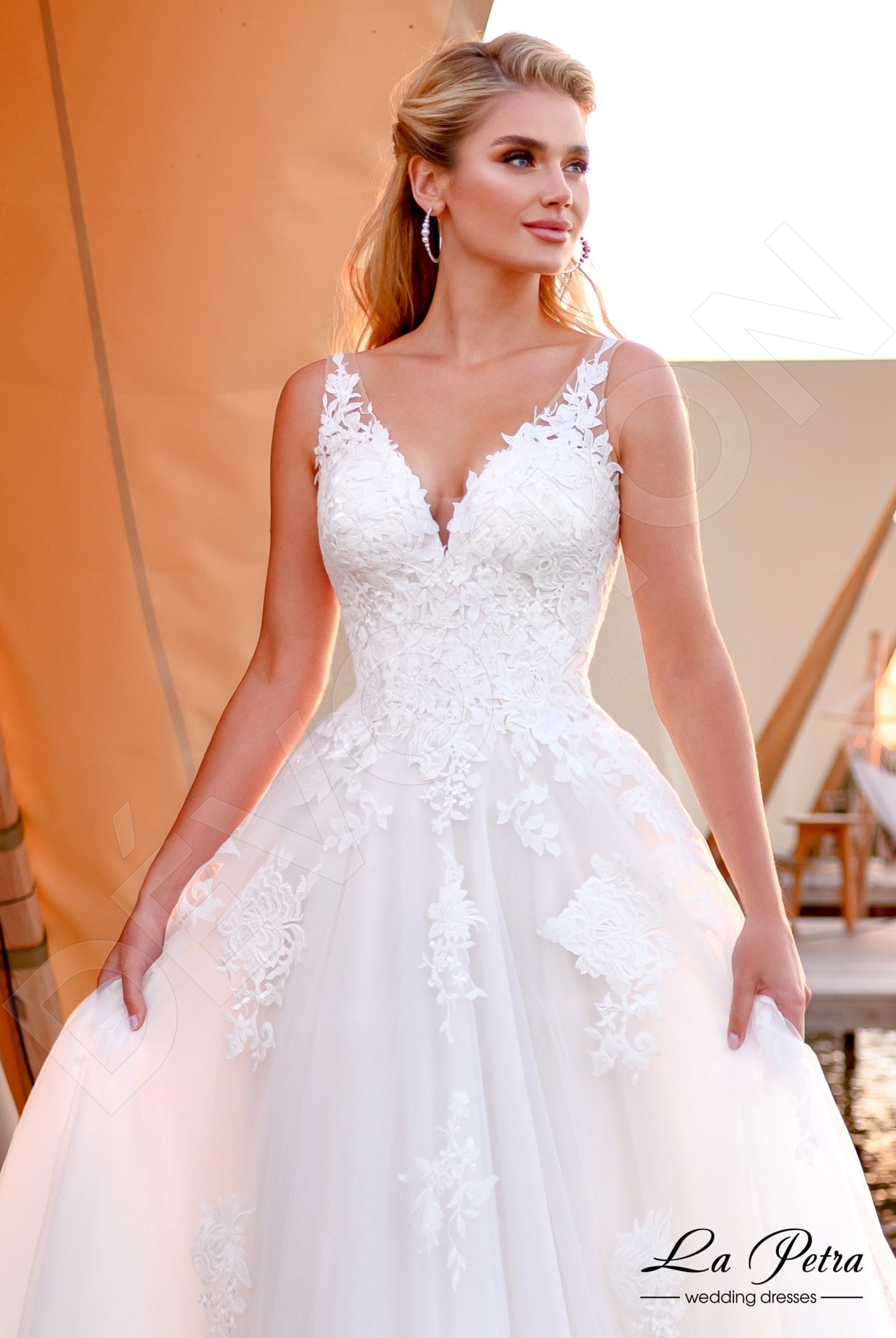 Kalei A-line V-neck Milk/Powder Wedding dress