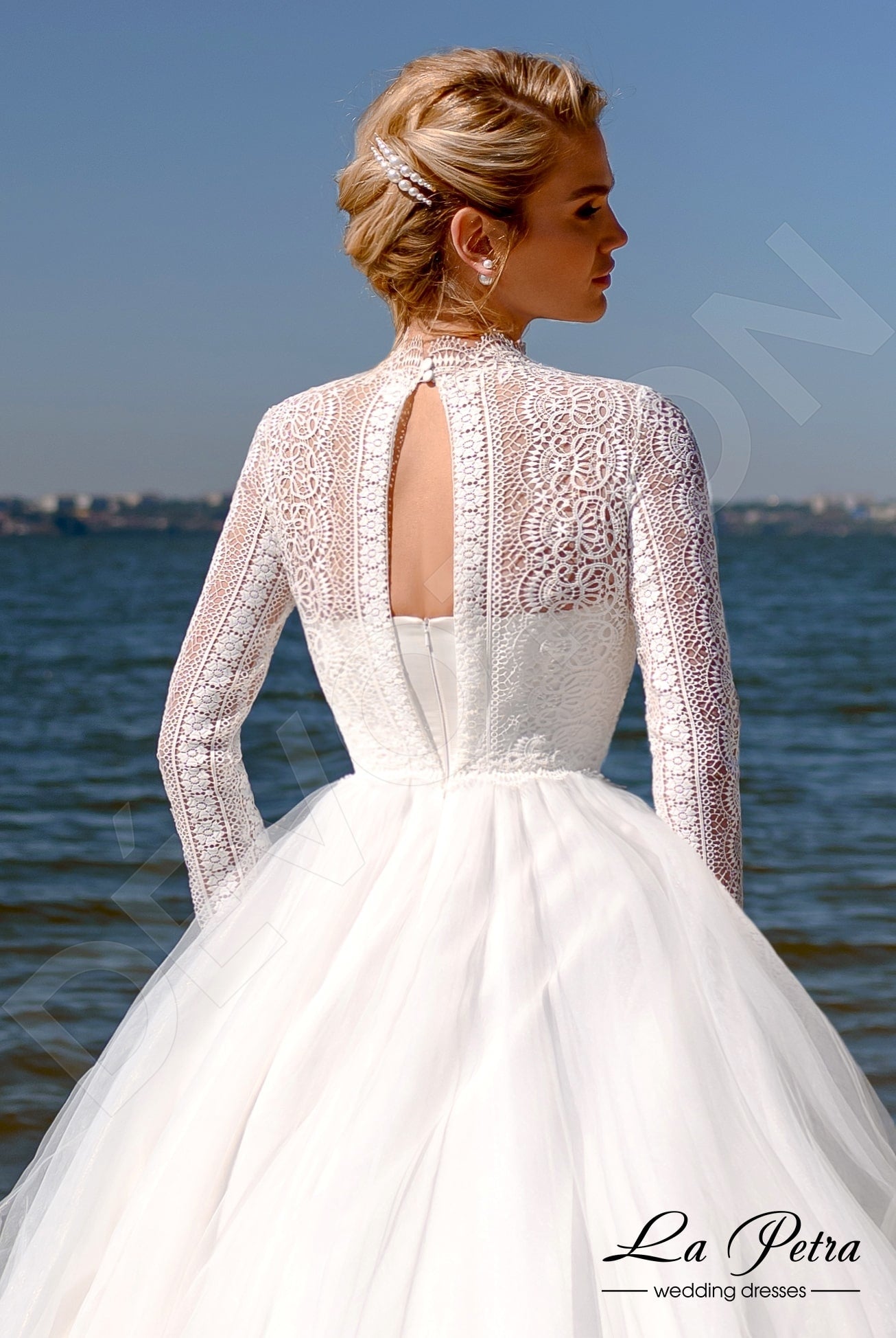 Lorelei A-line High neck Milk Wedding dress