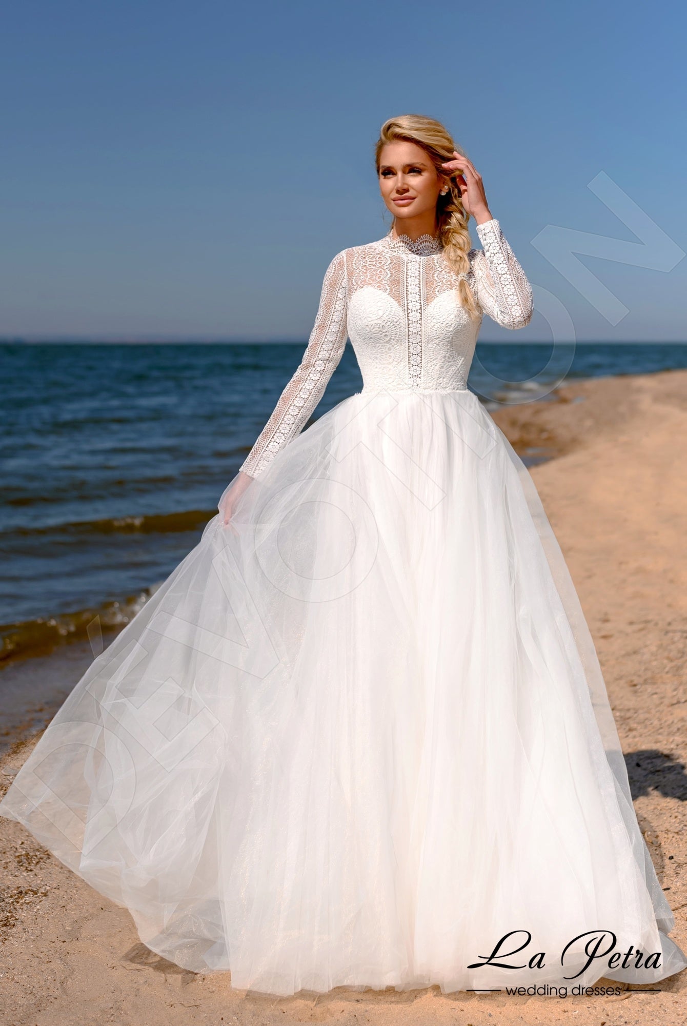 Lorelei A-line High neck Milk Wedding dress