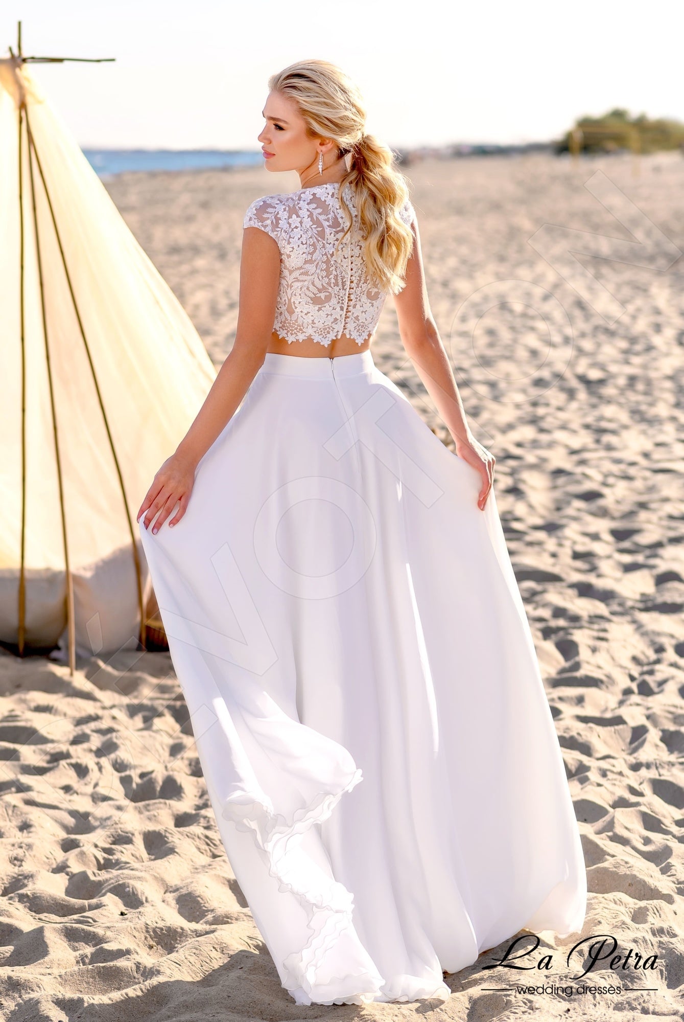 Lukis A-line Boat/Bateau Milk Wedding dress