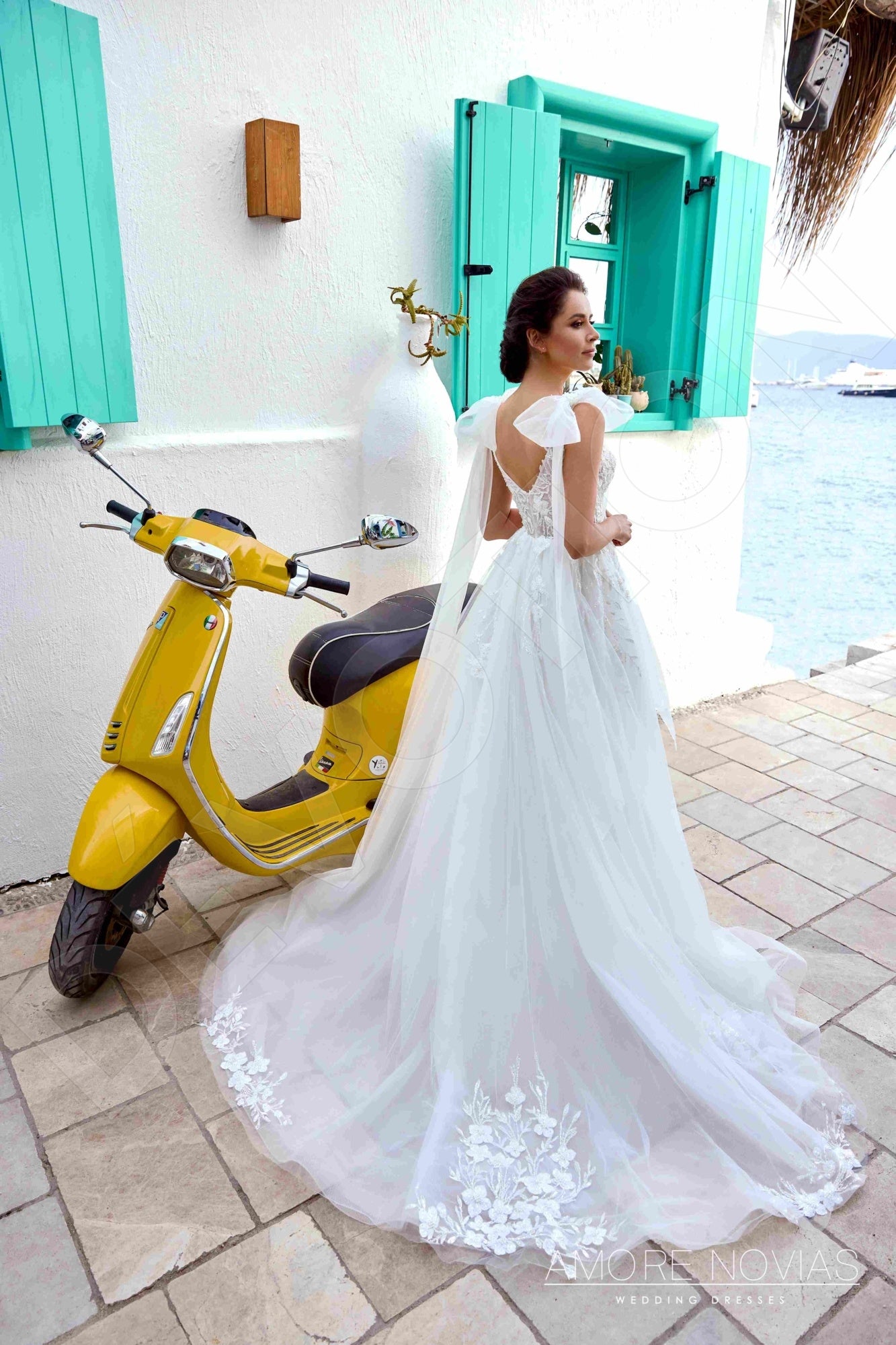Ronda A-line Deep V-neck Ivory Wedding dress