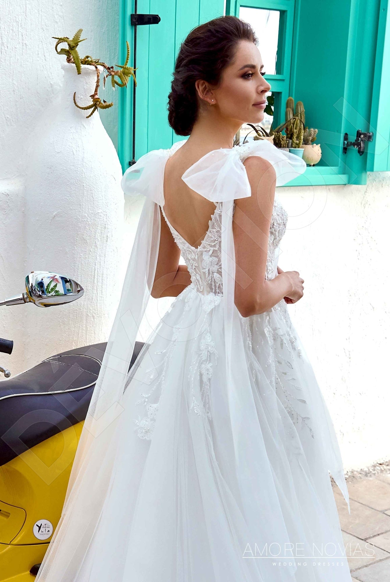 Ronda A-line Deep V-neck Ivory Wedding dress