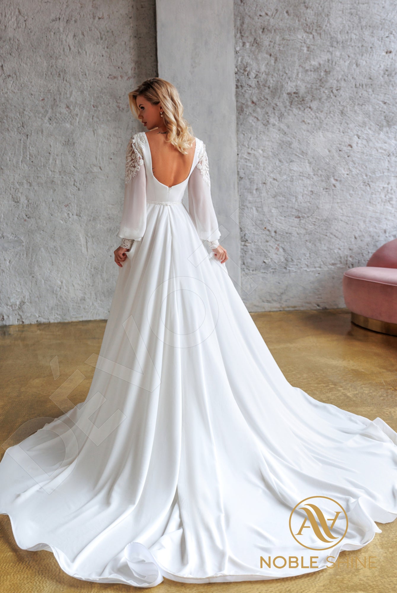 Dakey A-line Deep V-neck Milk Wedding dress