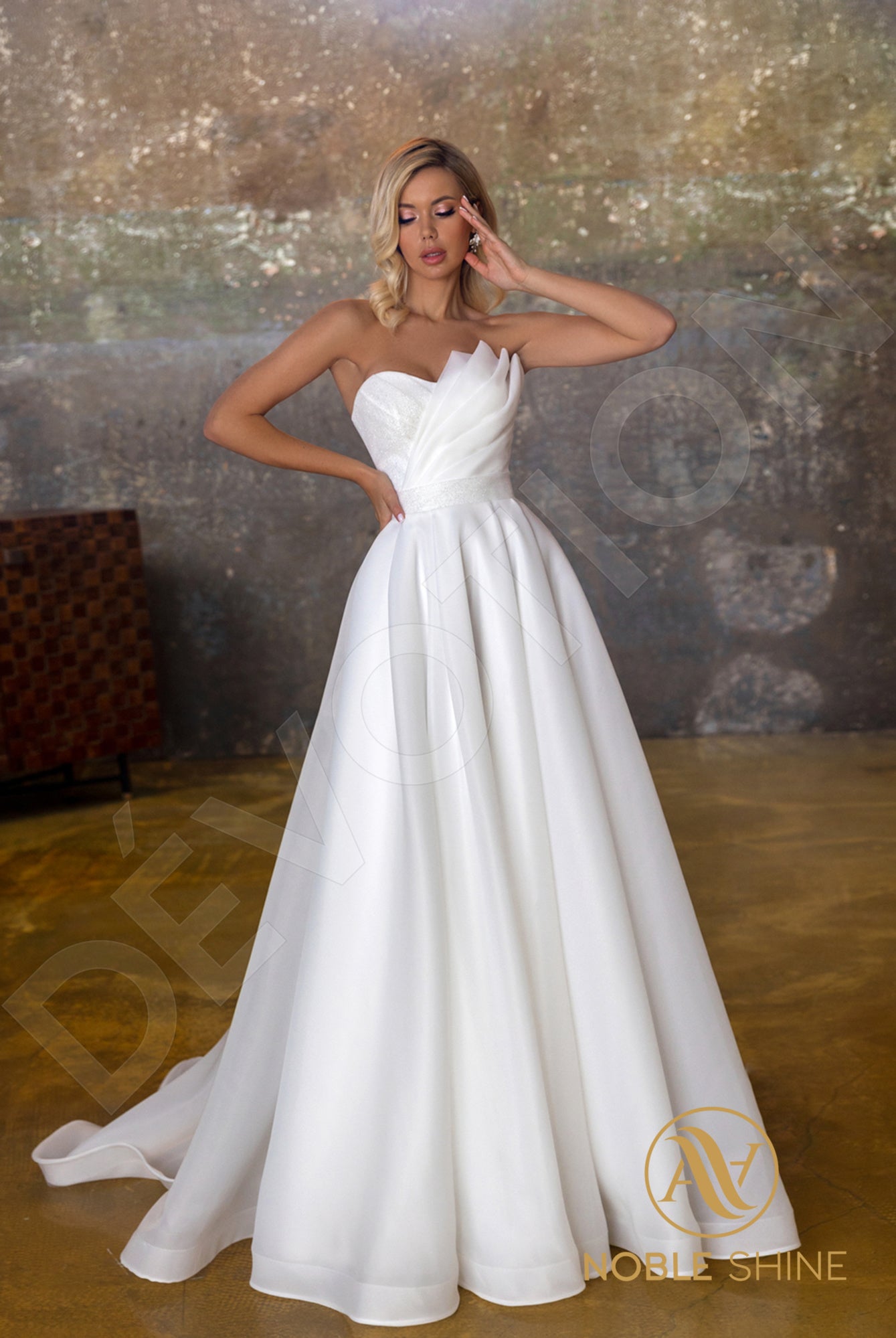 Komina A-line Sweetheart Milk Wedding dress