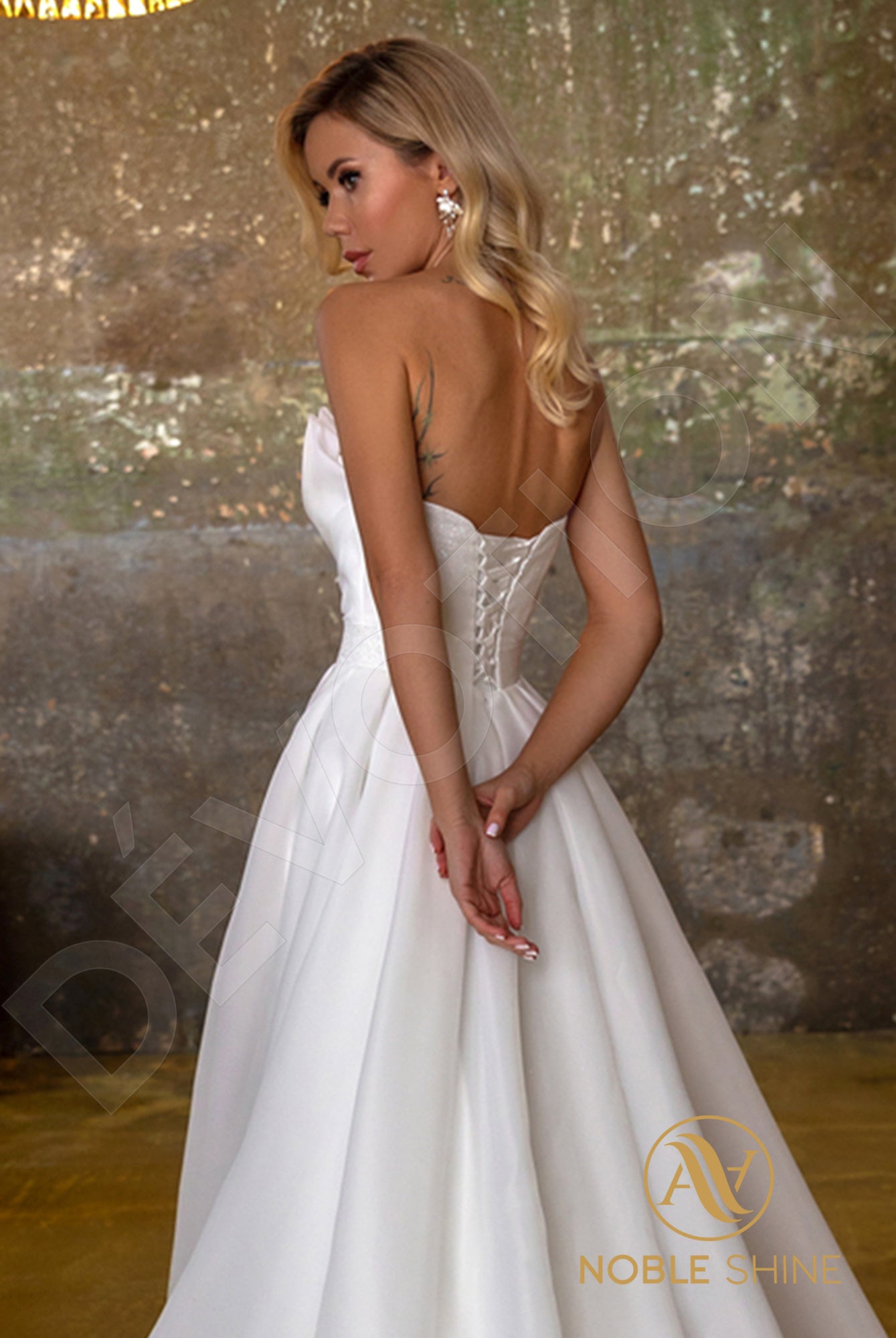 Komina A-line Sweetheart Milk Wedding dress